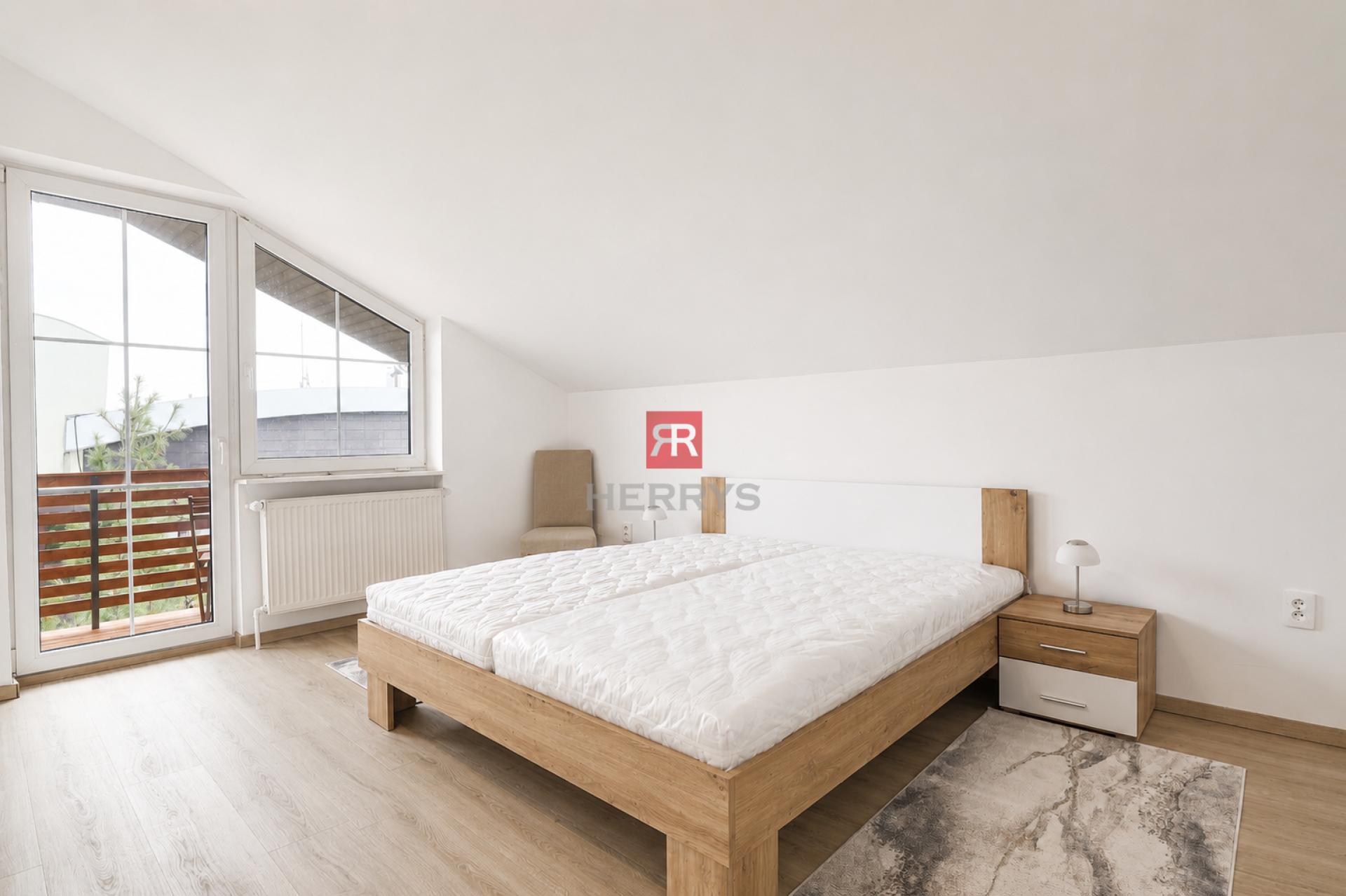 HERRYS - For rent renovated 4-room apartment at a lucrative address, Červeňova Street