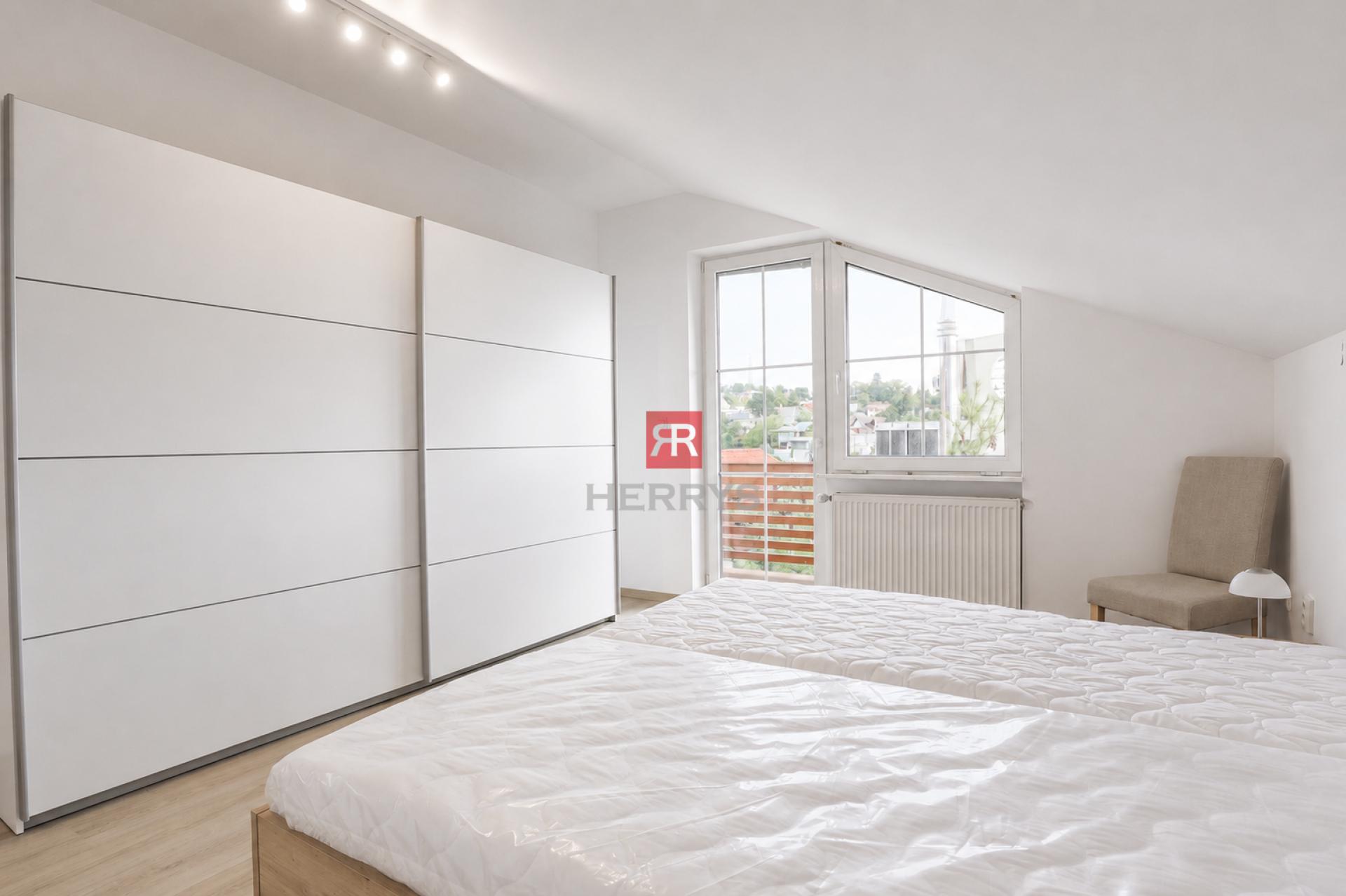 HERRYS - For rent renovated 4-room apartment at a lucrative address, Červeňova Street