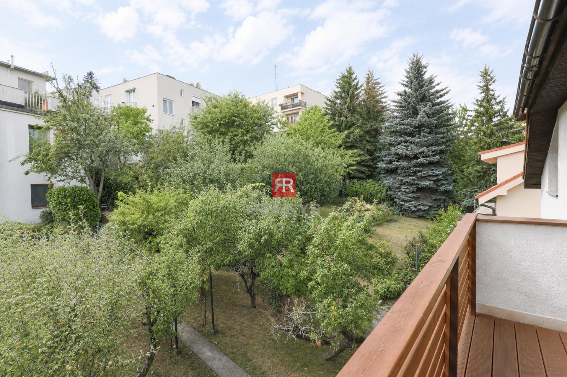 HERRYS - For rent renovated 4-room apartment at a lucrative address, Červeňova Street