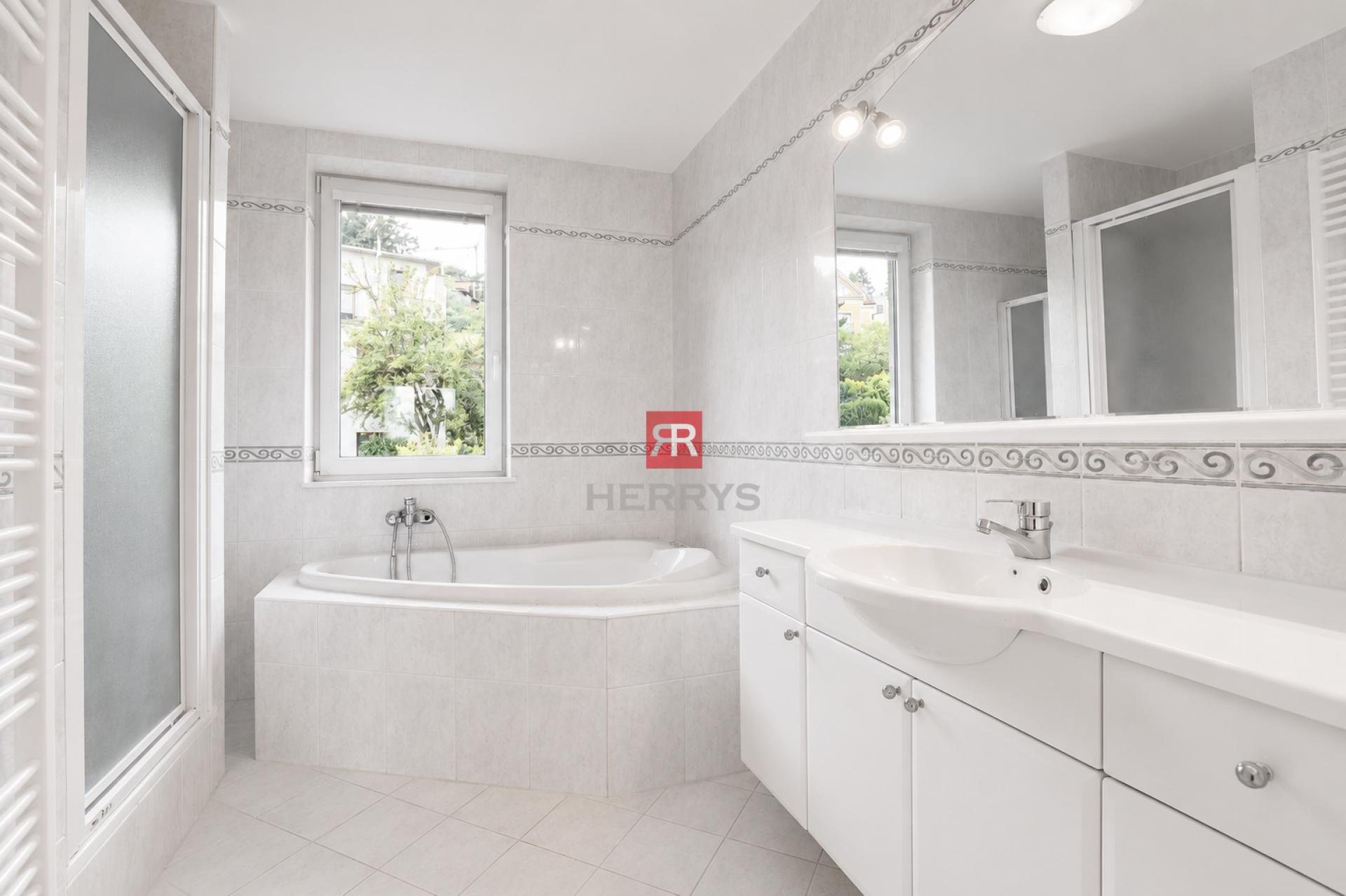 HERRYS - For rent renovated 4-room apartment at a lucrative address, Červeňova Street