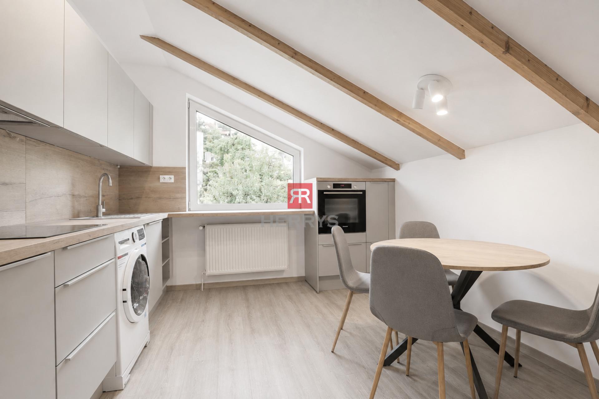 HERRYS - For rent renovated 4-room apartment at a lucrative address, Červeňova Street