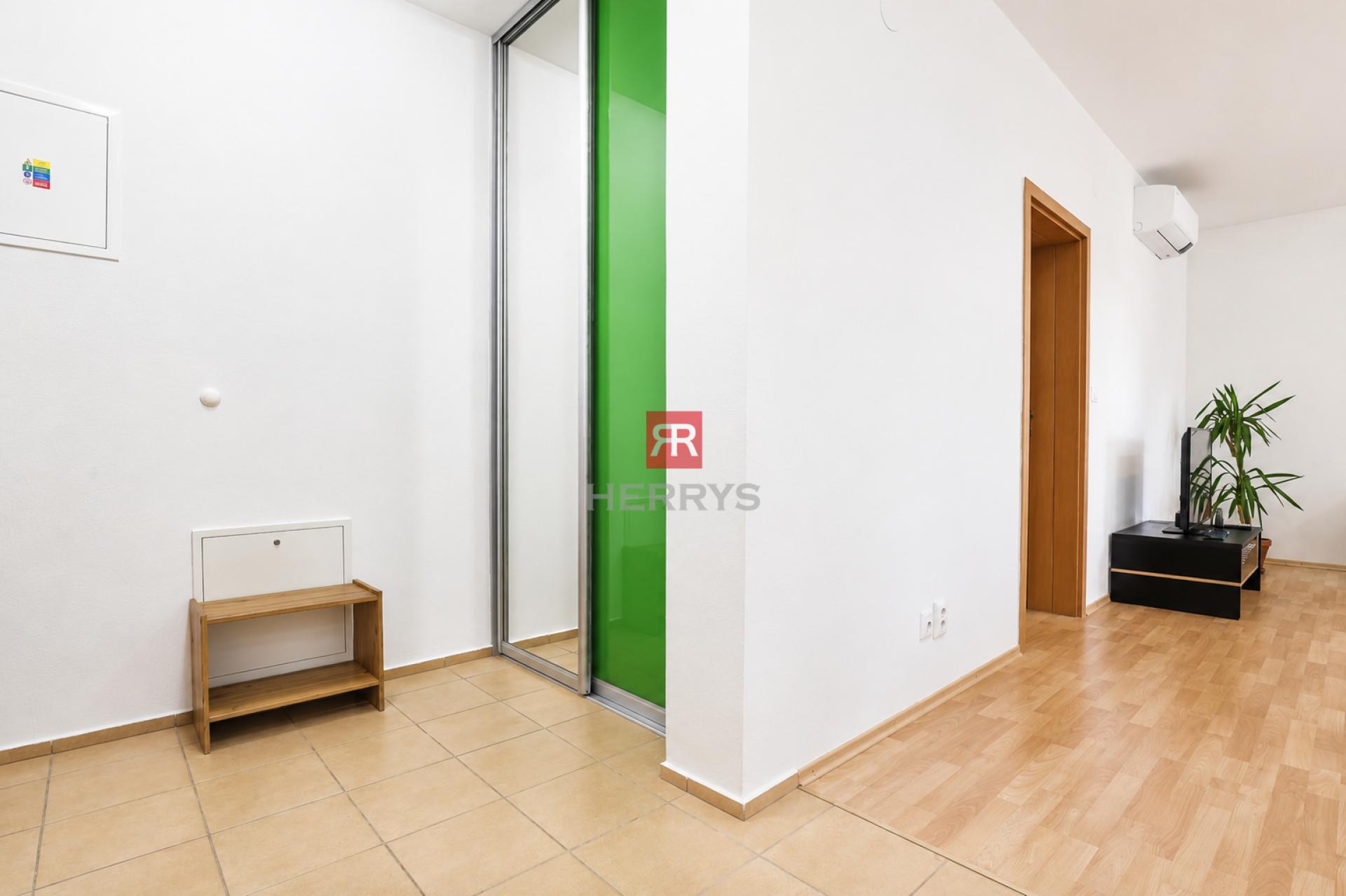 HERRYS - Na prenájom priestranný 2i byt s klimatizáciou a parkovaním pri lesoparku - Pet friendly