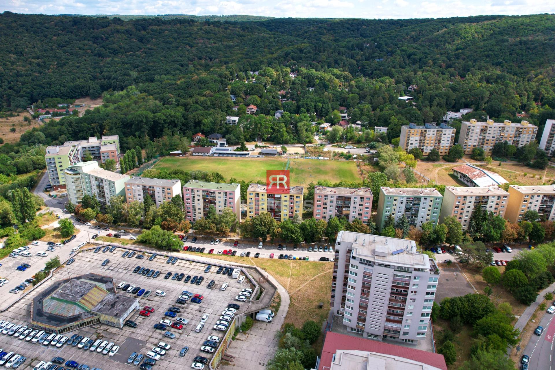 HERRYS - exkluzívne na predaj pozemok určený na retailovú výstavbu, Hodonínska - Lamač