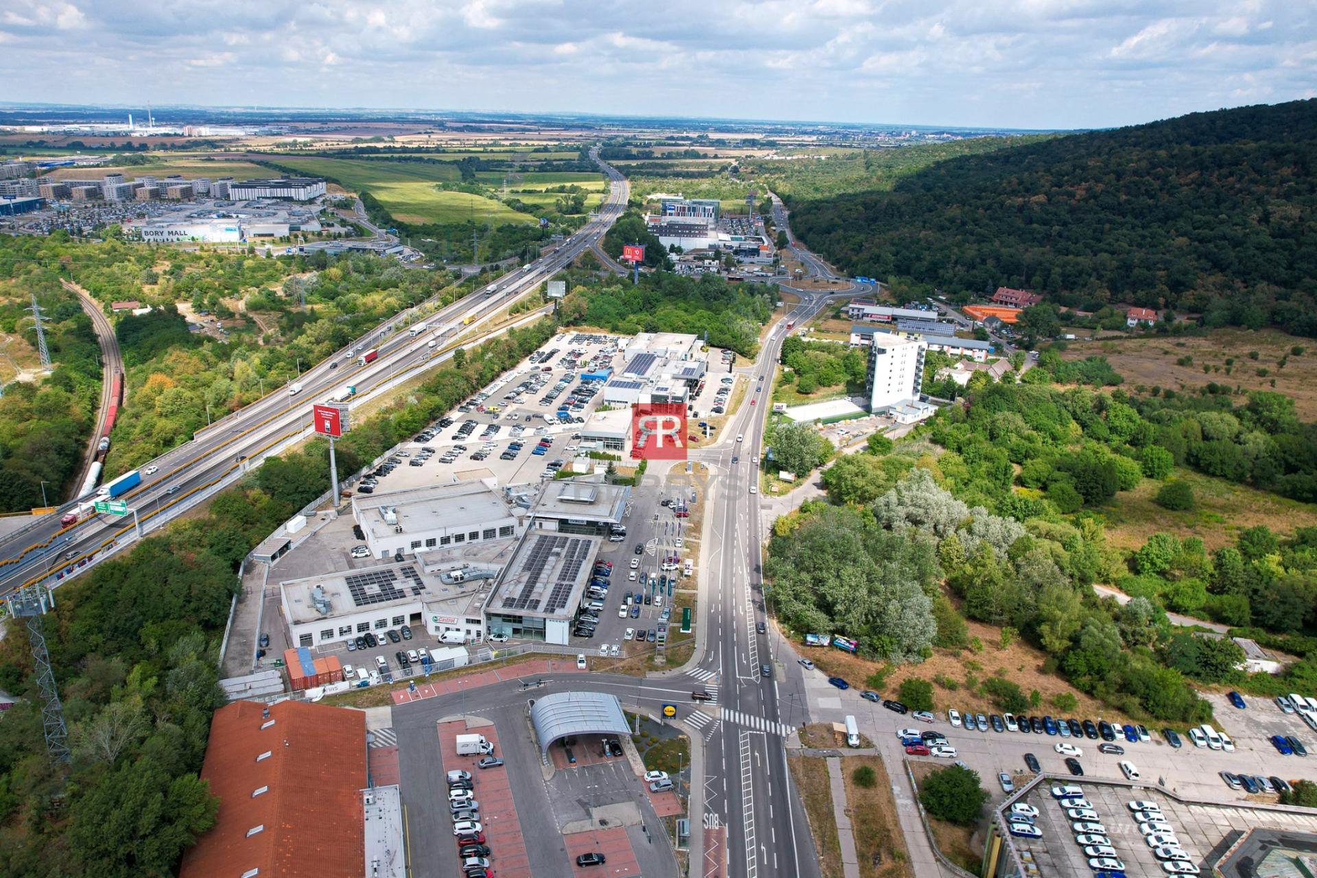 HERRYS - exkluzívne na predaj pozemok určený na retailovú výstavbu, Hodonínska - Lamač