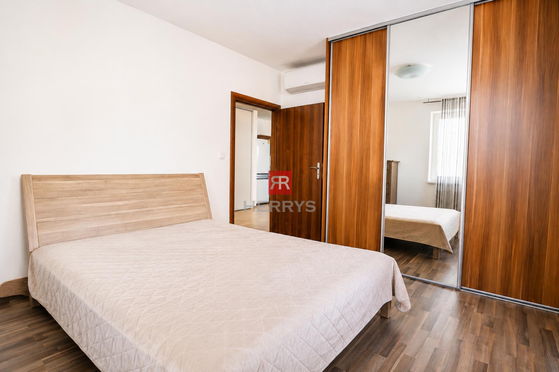 HERRYS – For Rent: 2-Bedroom Apartment in Petržalka, Close to Bratislava City Centre&nbsp;