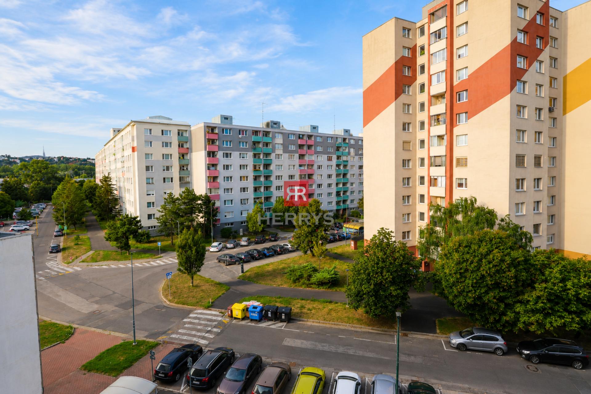 HERRYS – For Rent: 2-Bedroom Apartment in Petržalka, Close to Bratislava City Centre&nbsp;
