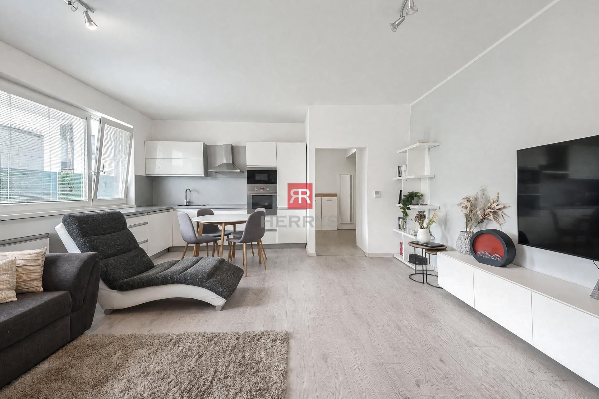 HERRYS - For sale a pleasant 2-room flat in &nbsp;in a cozy environment, on Podunajská Street.