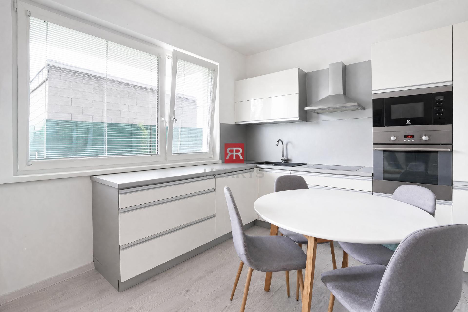 HERRYS - For sale a pleasant 2-room flat in &nbsp;in a cozy environment, on Podunajská Street.
