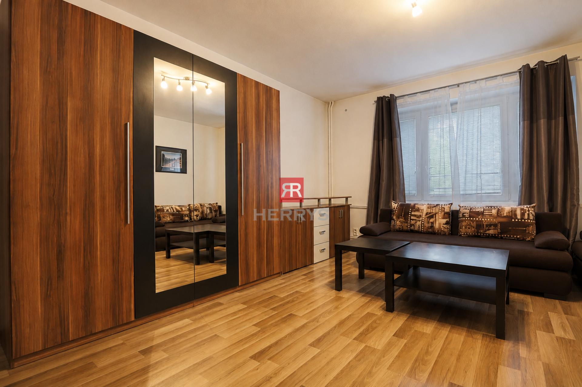 HERRYS - Na prenájom 1-izbový byt s parkovaním a komunitnou záhradou na Hradnom kopci