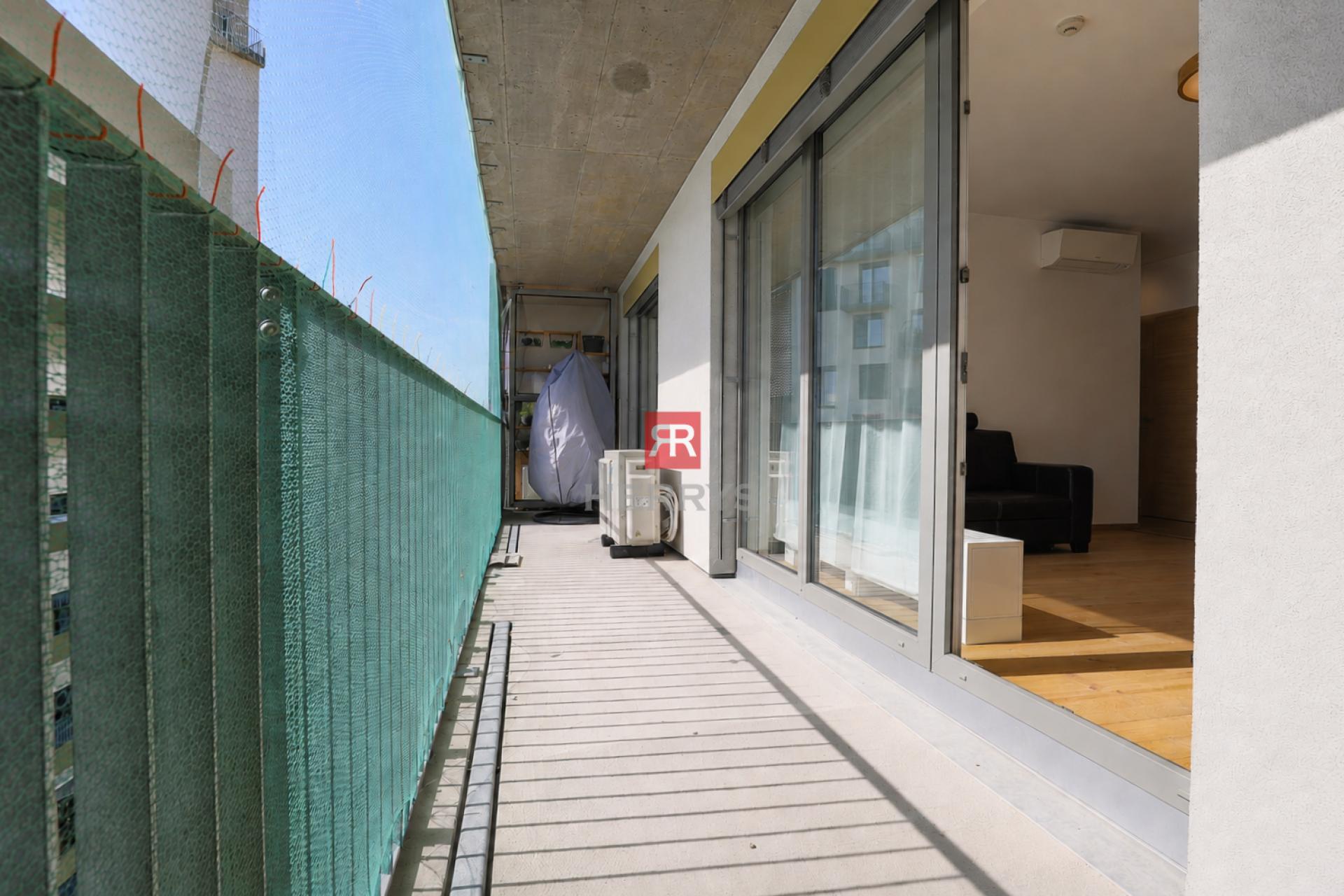 HERRYS - Úplne nový 2-izbový byt s veľkou loggiou (13,31m2), parkovaním a kobkou - Čerešne