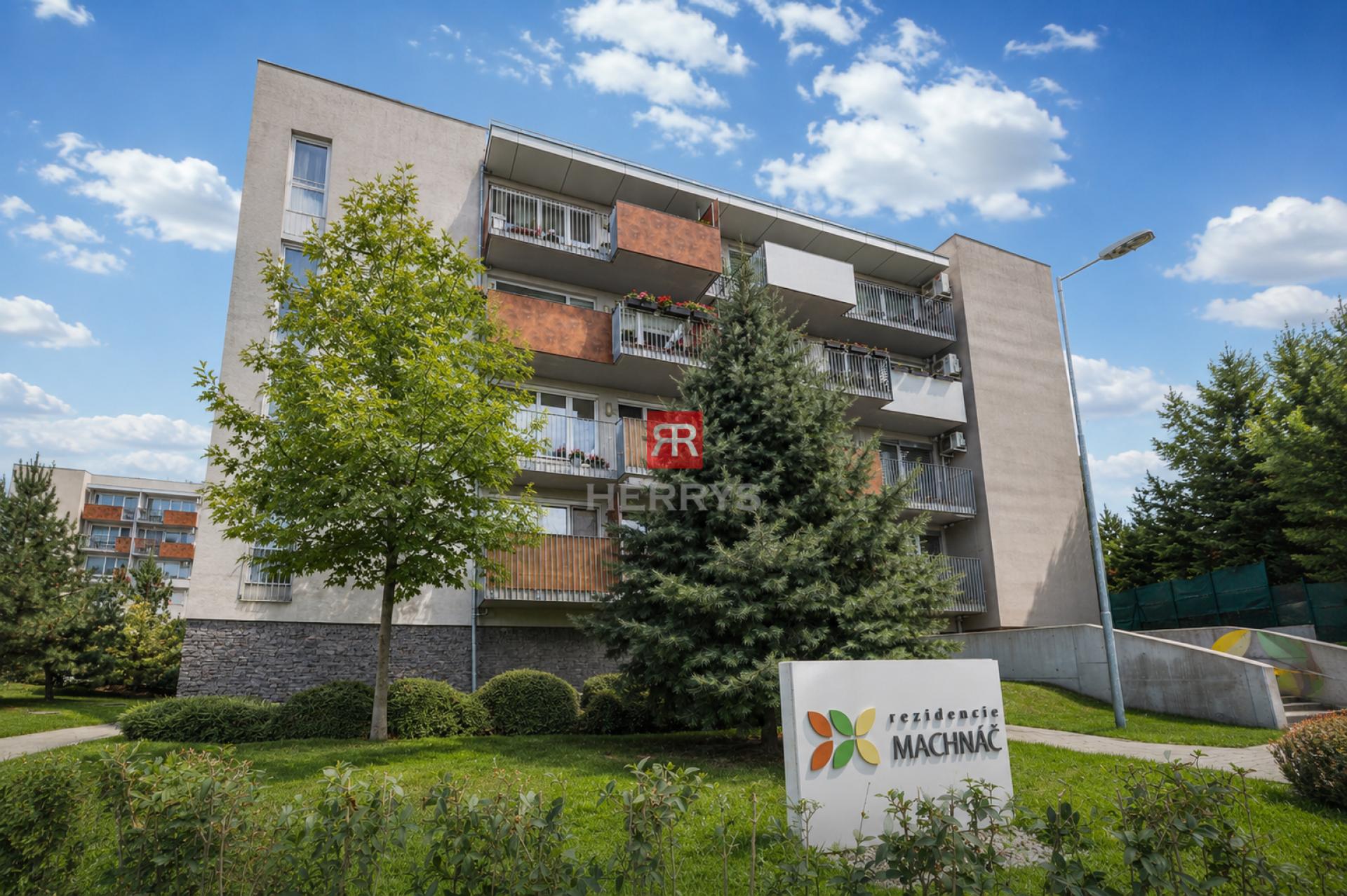 HERRYS - Na prenájom klimatizovaný 2-izbový byt s veľkou terasou v Starom meste