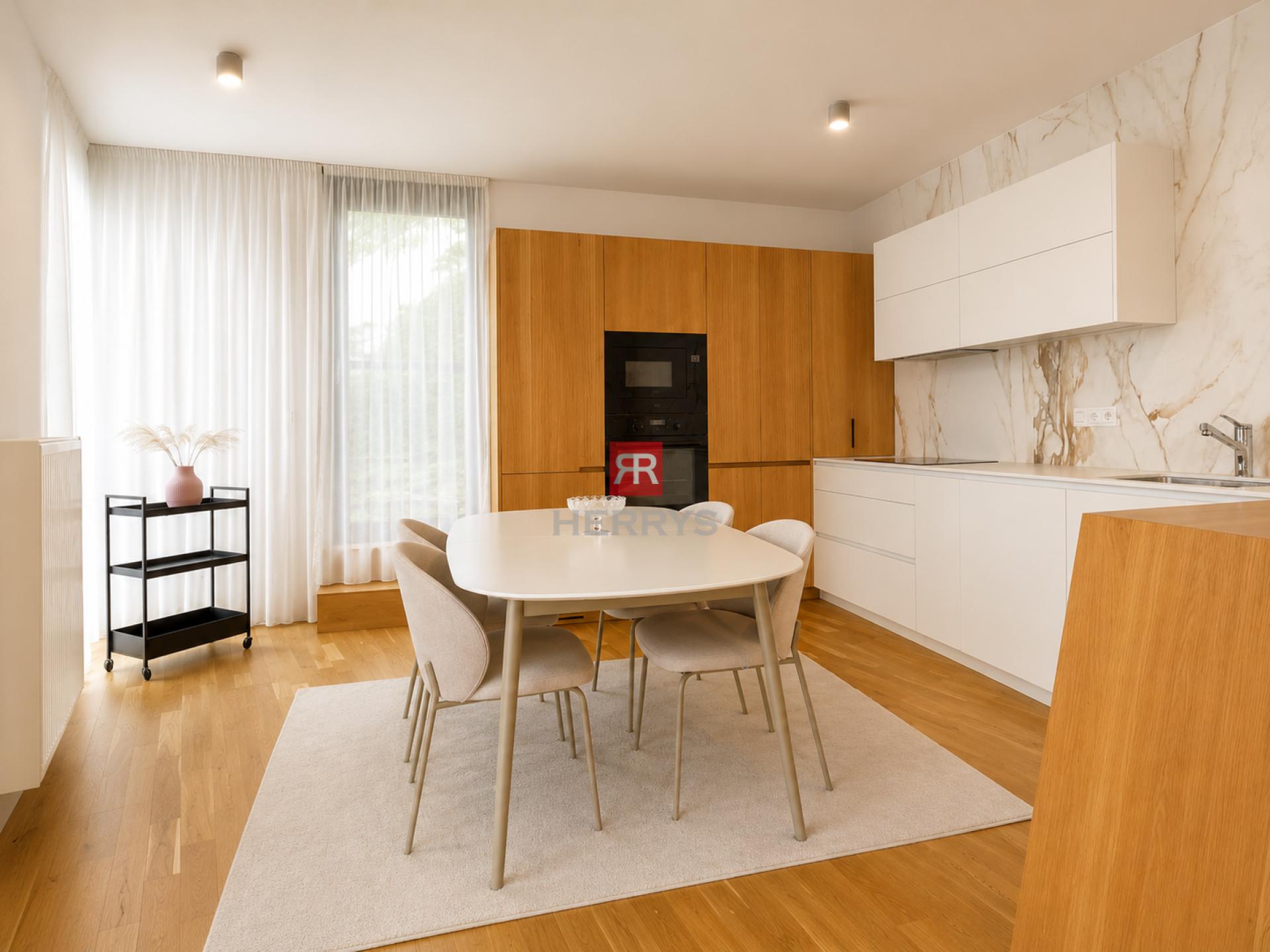 HERRYS - 3-room apartment for rent, 2x balcony + terrace, 2x parking, cellar, Na Varte location