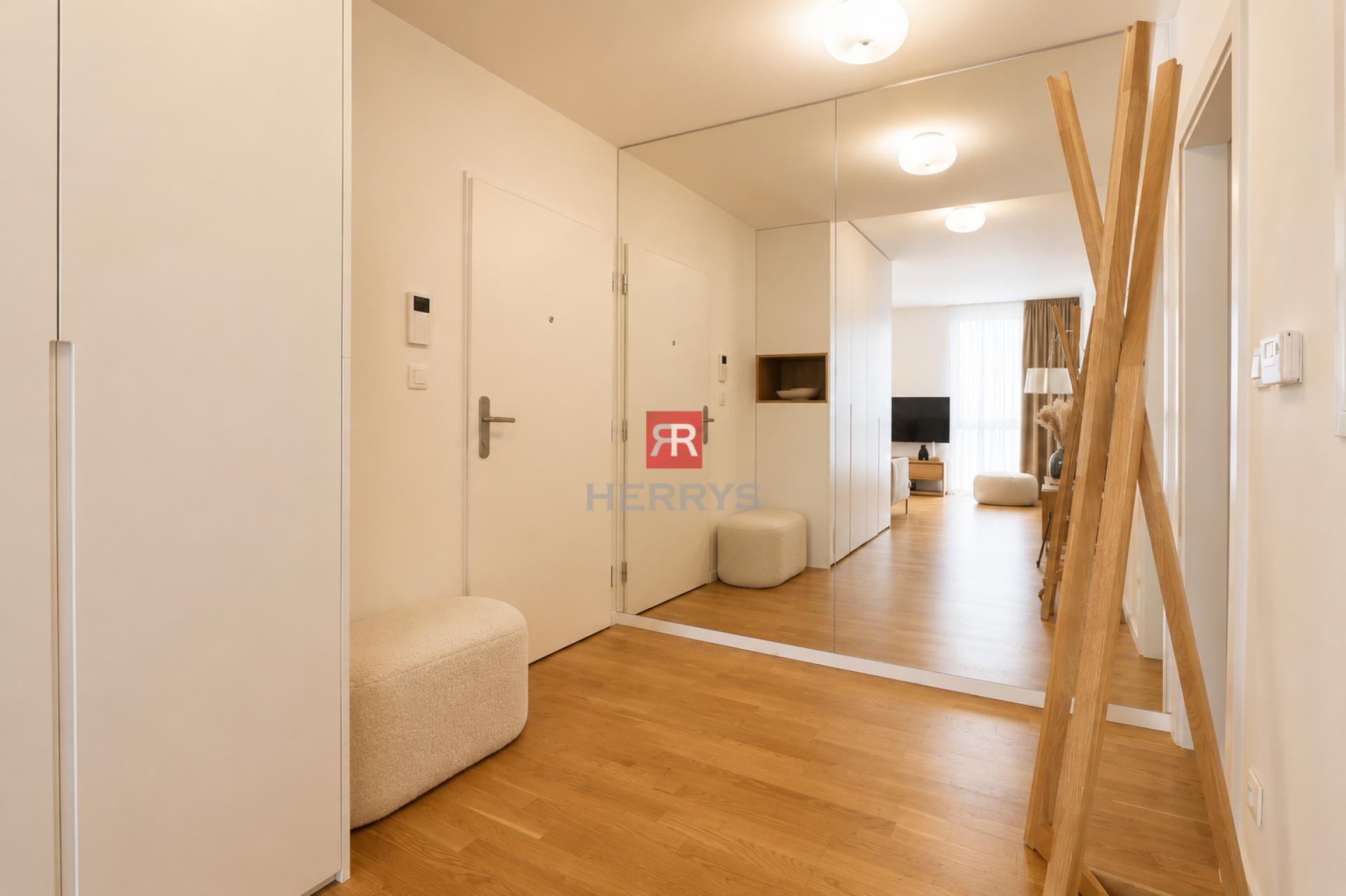 HERRYS - 3-room apartment for rent, 2x balcony + terrace, 2x parking, cellar, Na Varte location