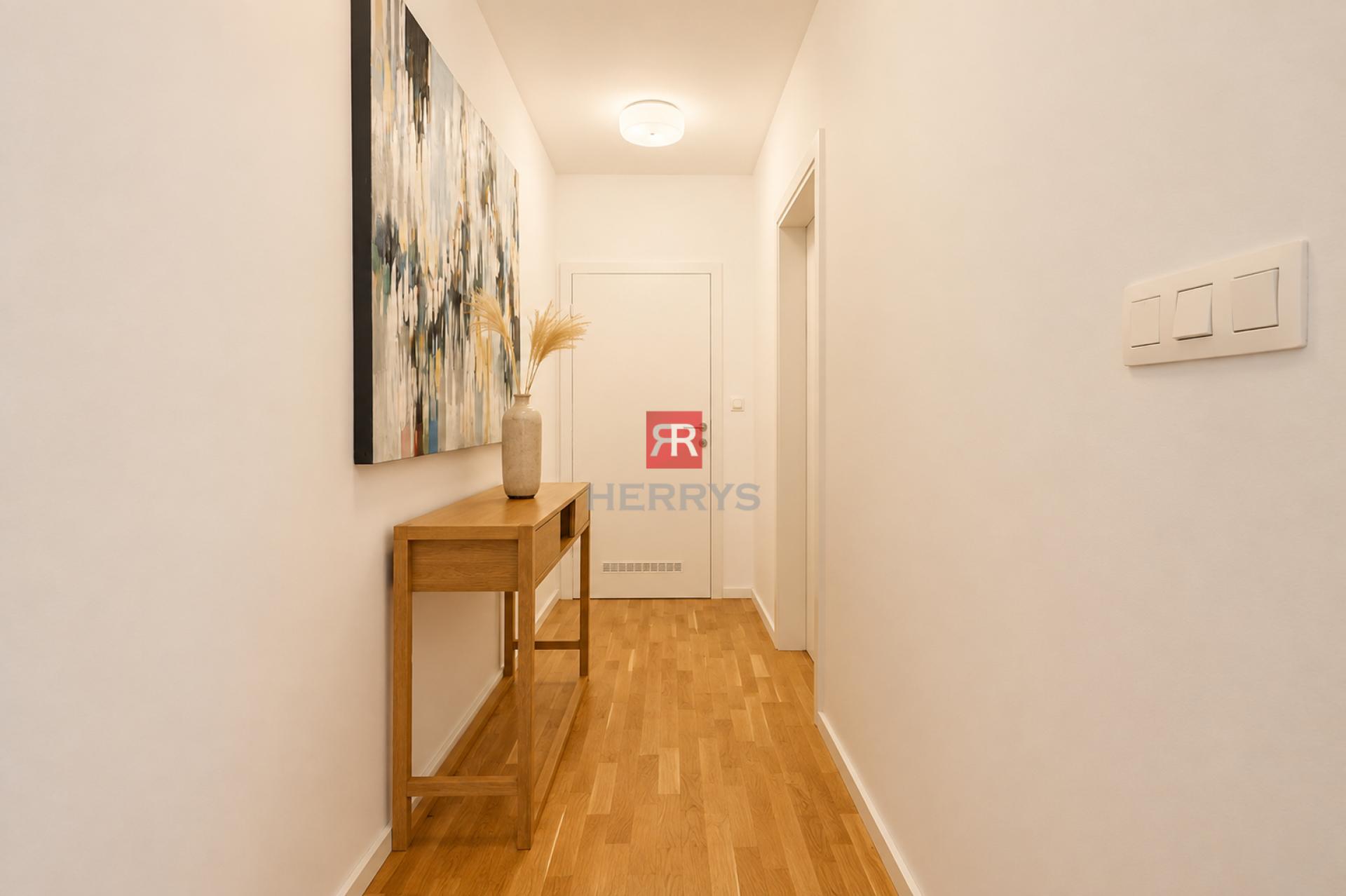 HERRYS - 3-room apartment for rent, 2x balcony + terrace, 2x parking, cellar, Na Varte location