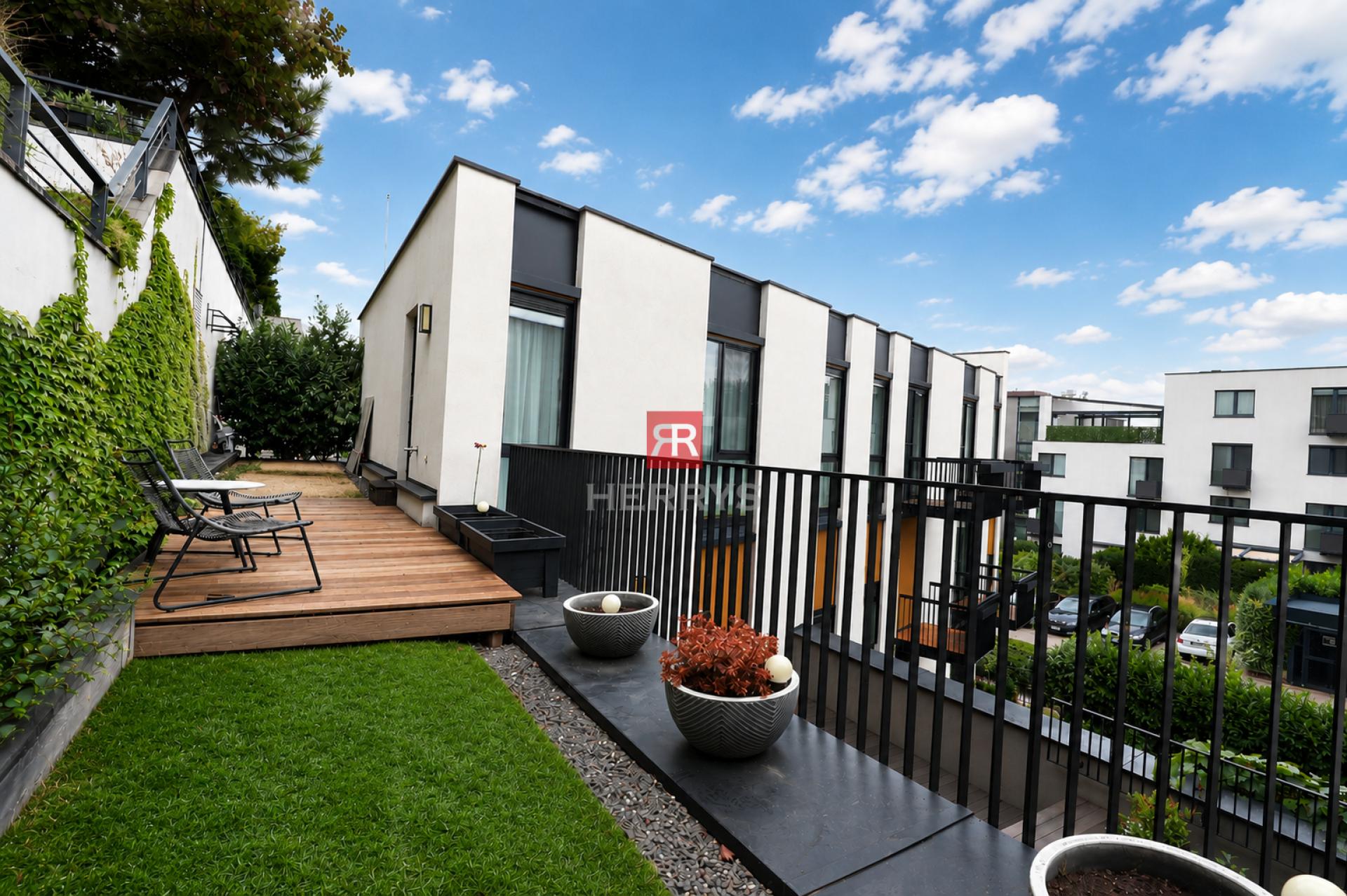 HERRYS - 3-room apartment for rent, 2x balcony + terrace, 2x parking, cellar, Na Varte location
