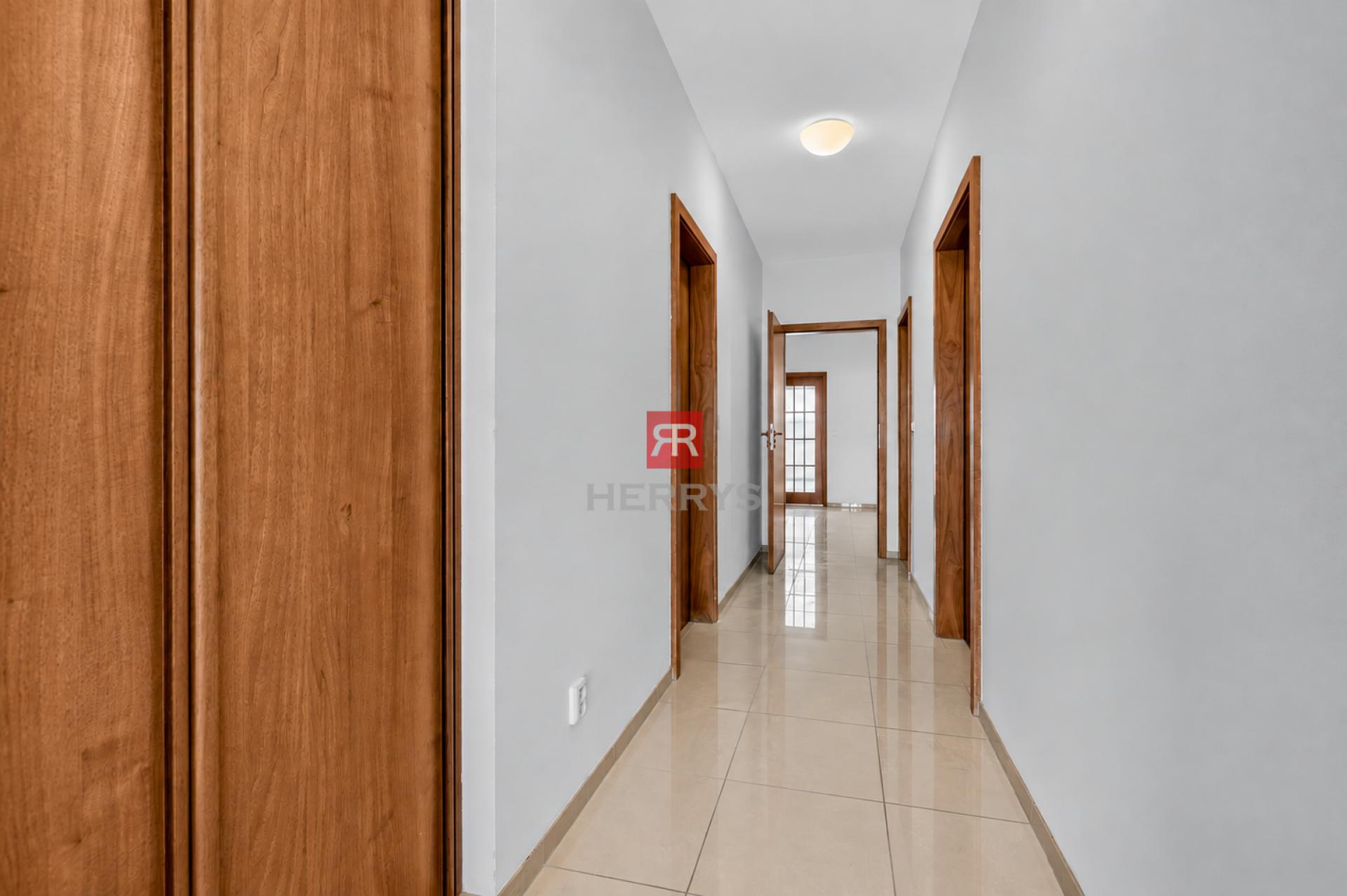 HERRYS – For sale attractive 4-room flat with parking on the prestigious Mikulášská st in Podhradie.