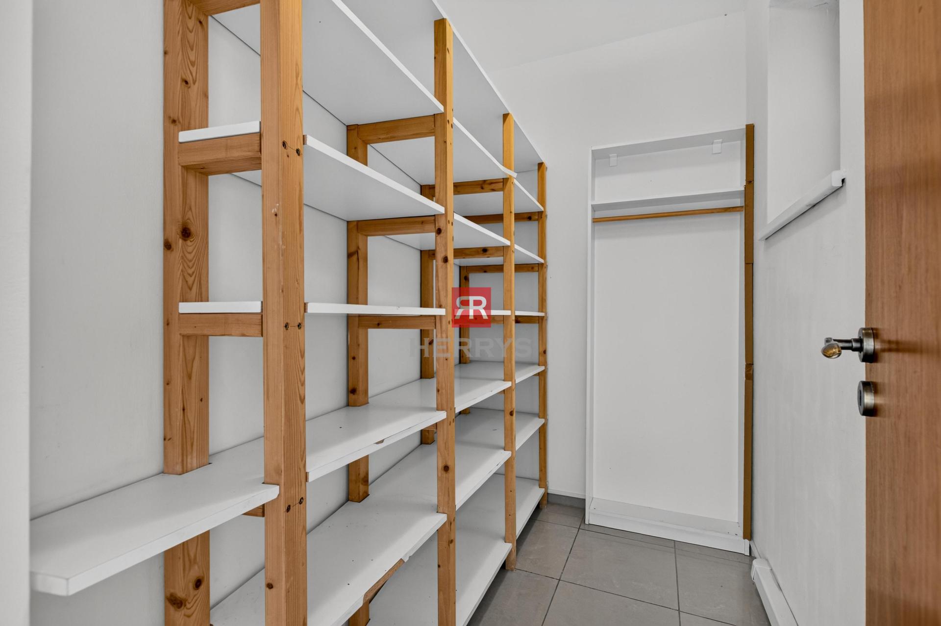 HERRYS – For sale attractive 4-room flat with parking on the prestigious Mikulášská st in Podhradie.