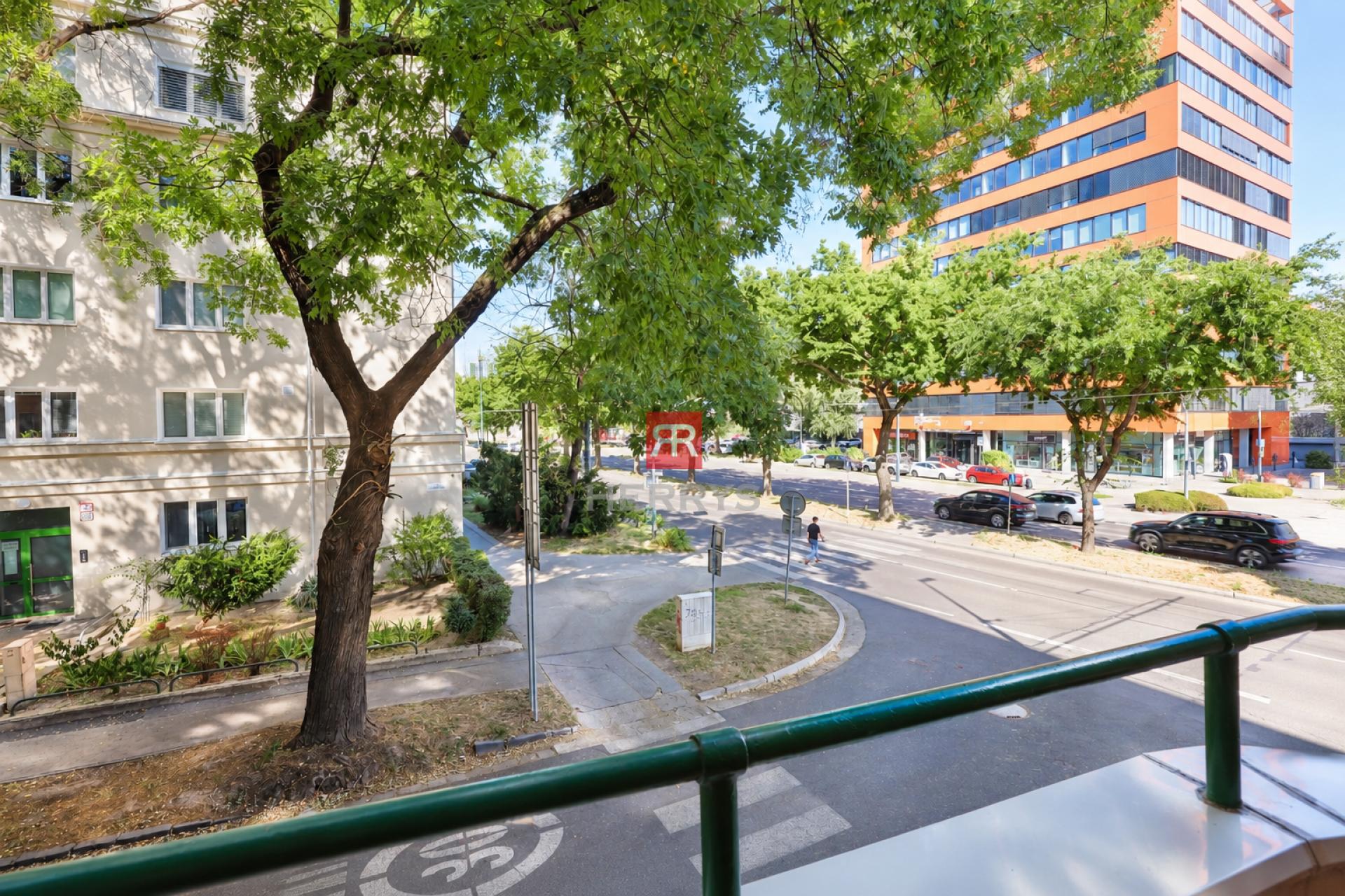 HERRYS - 2 bedroom apartment for rent in the sought-after location of Staré Mesto