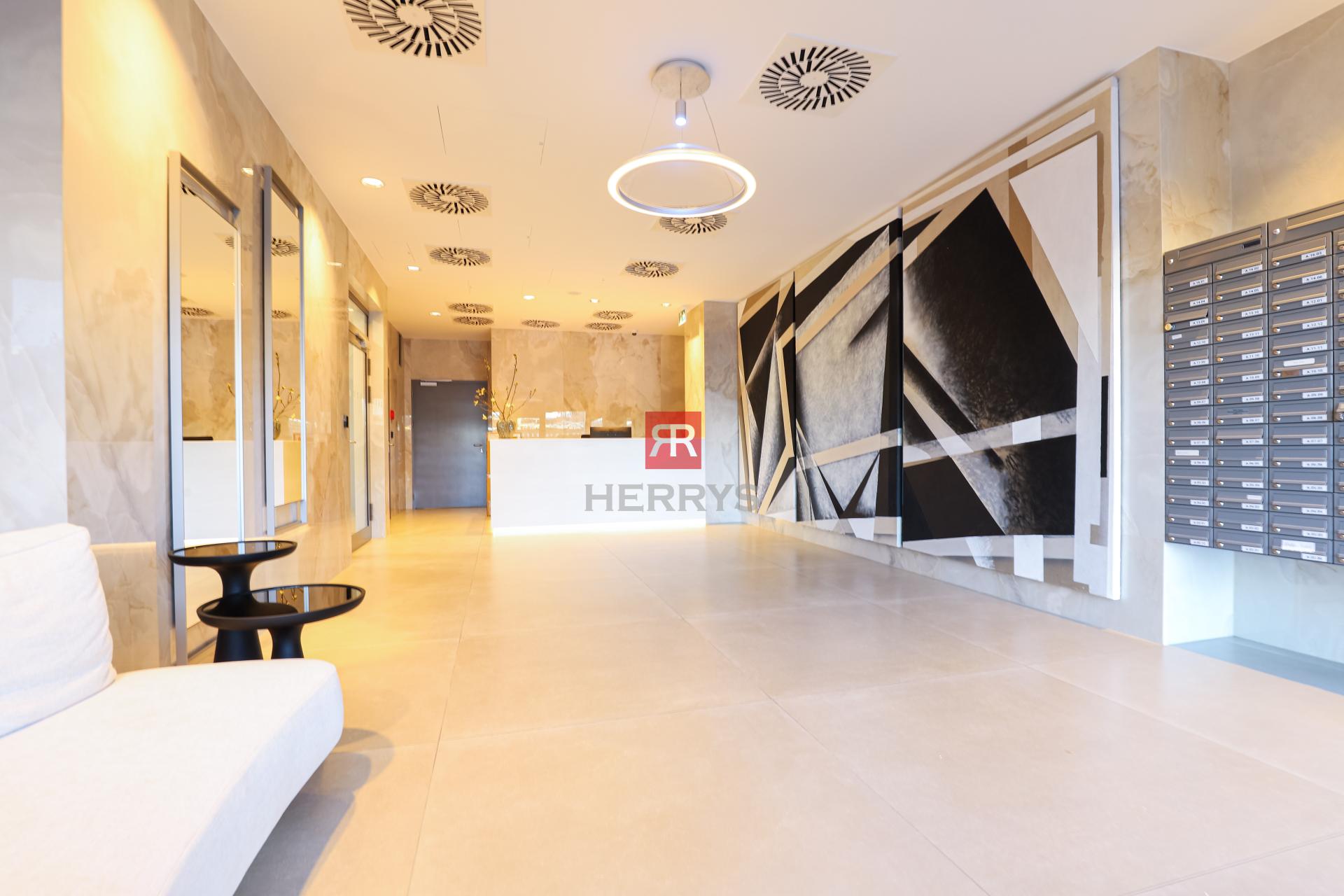 HERRYS - Na prenájom atraktívny 2-izbový apartmán s parkovacím miestom v komplexe METROPOLIS