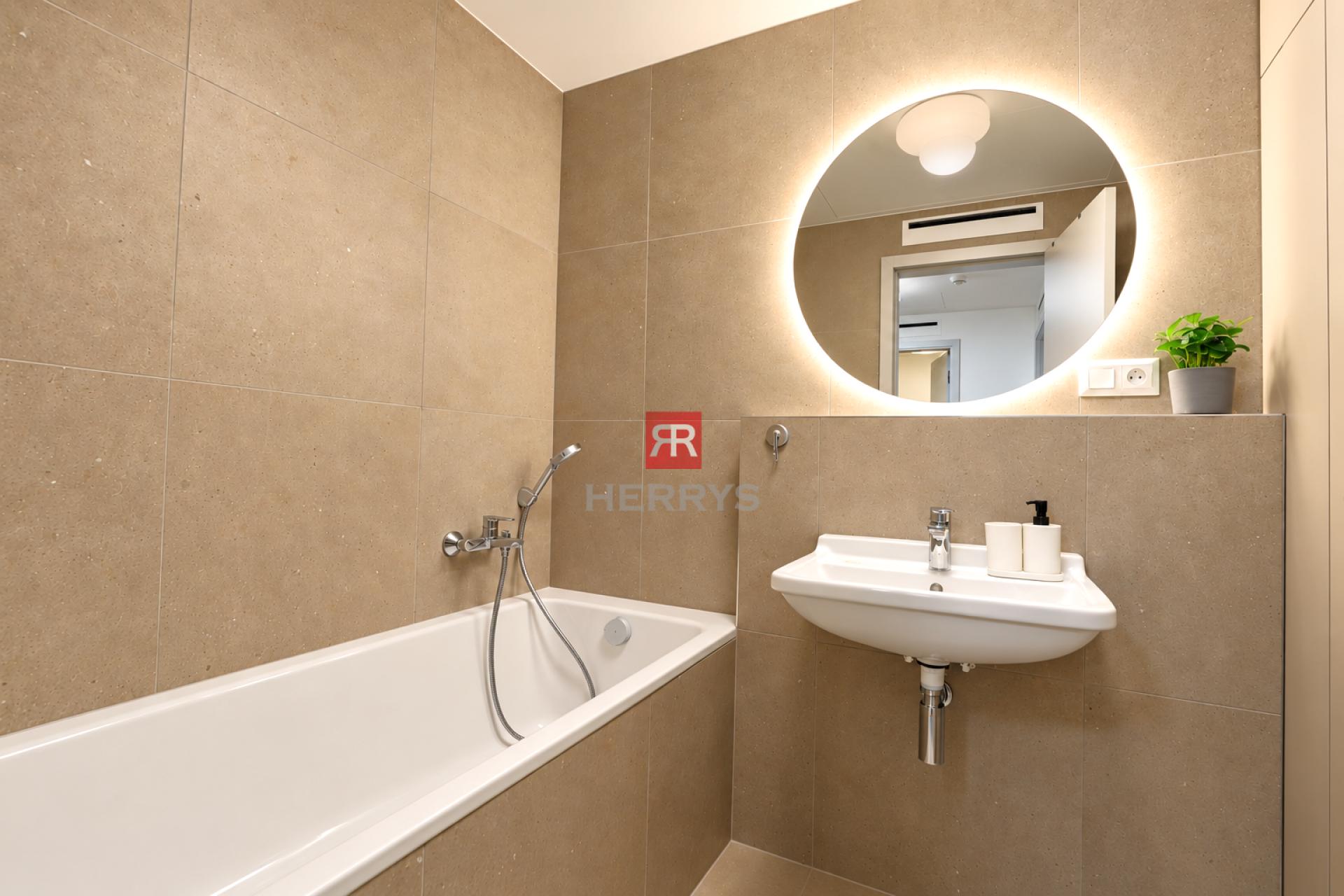 HERRYS - Na prenájom atraktívny 2-izbový apartmán s parkovacím miestom v komplexe METROPOLIS