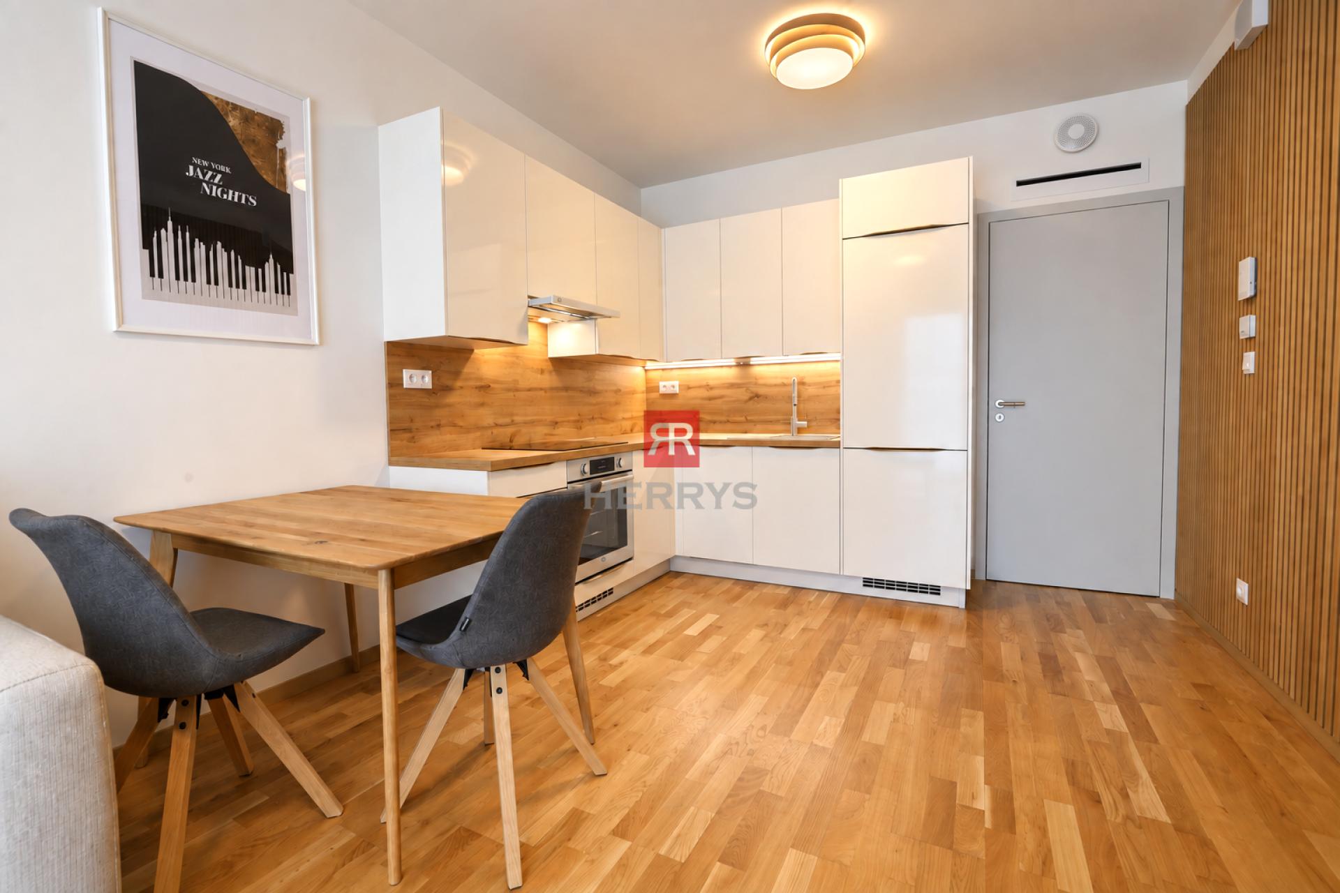HERRYS - Na prenájom atraktívny 2-izbový apartmán s parkovacím miestom v komplexe METROPOLIS