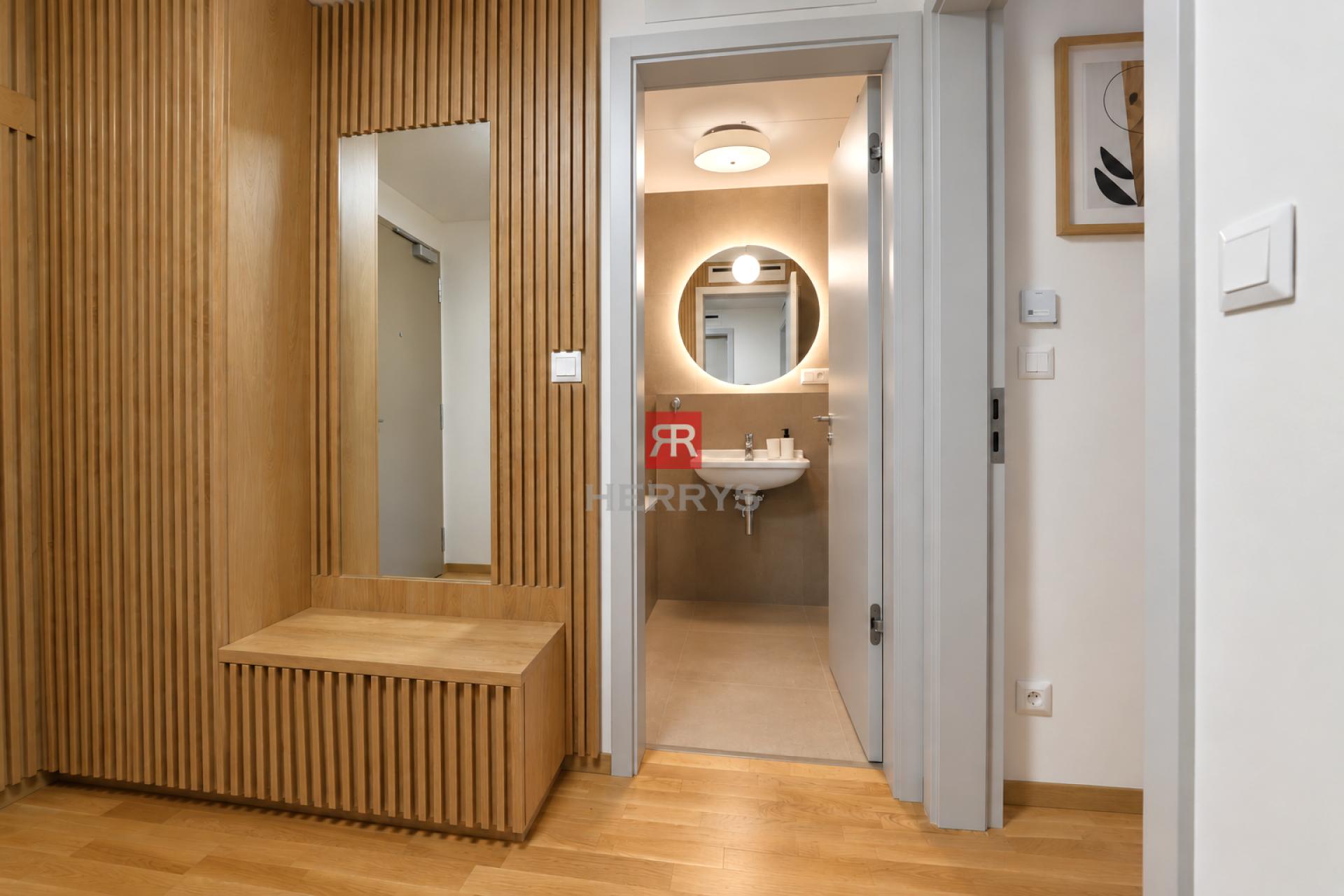 HERRYS - Na prenájom atraktívny 2-izbový apartmán s parkovacím miestom v komplexe METROPOLIS