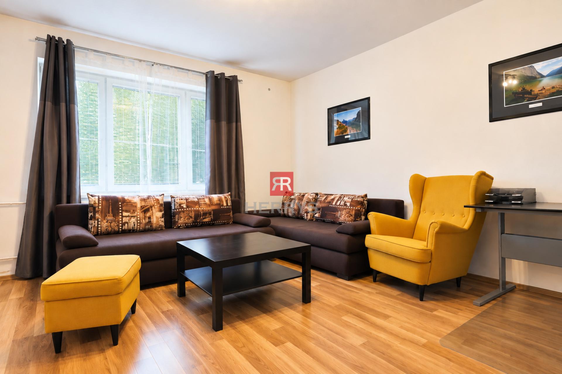 HERRYS - 1-bedroom apartment for rent with parking and a community garden on Castle Hill