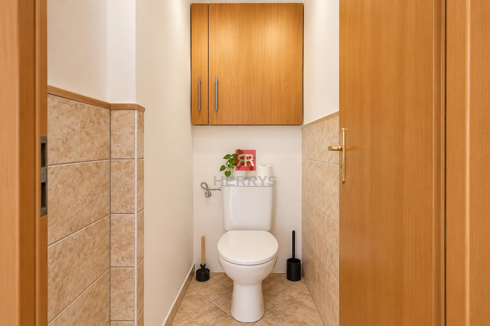 HERRYS – For Rent: Spacious, Bright, Fully Furnished 3-Room Apartment in Petržalka on Hálova Street&nbsp;