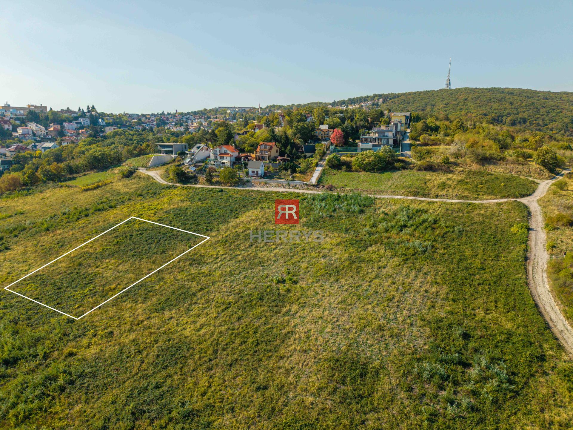 PREDAJ - Prémiový stavebný pozemok na Kolibe - Vtáčnik