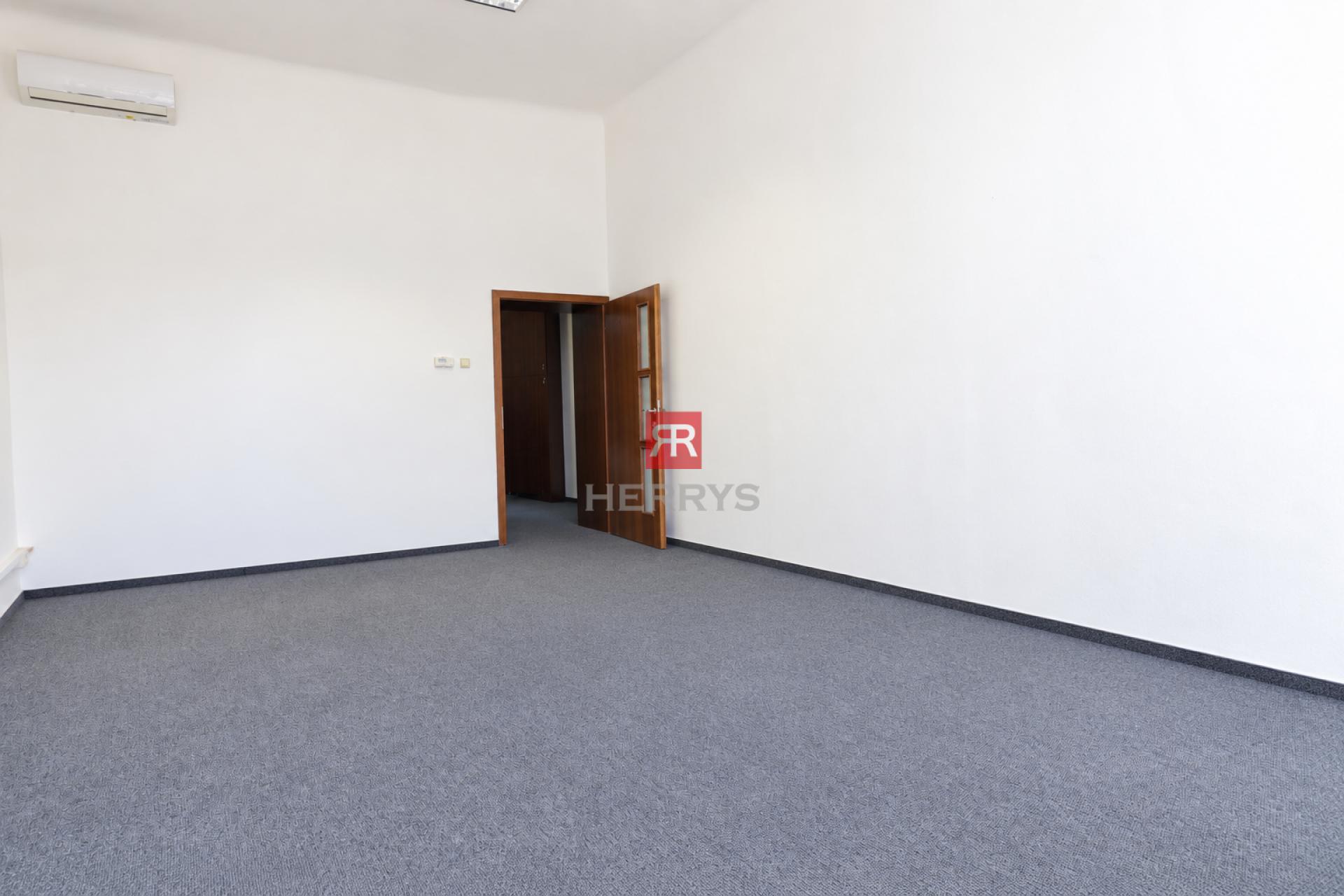HERRYS - na prenájom reprezentatívna kancelária na prestížnej adrese na Šafárikovom námestí