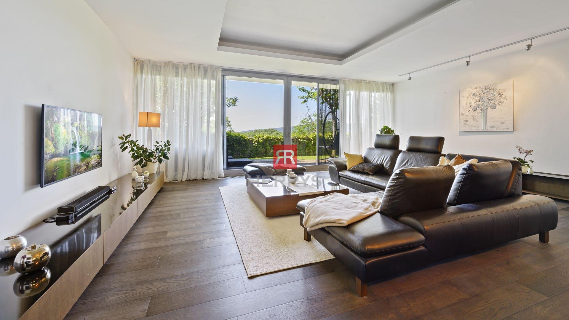 HERRYS - For rent spacious and modern flat with garden in Condominium Renaissance