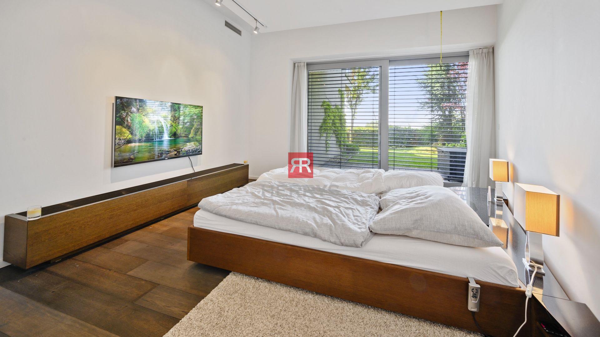 HERRYS - For rent spacious and modern flat with garden in Condominium Renaissance