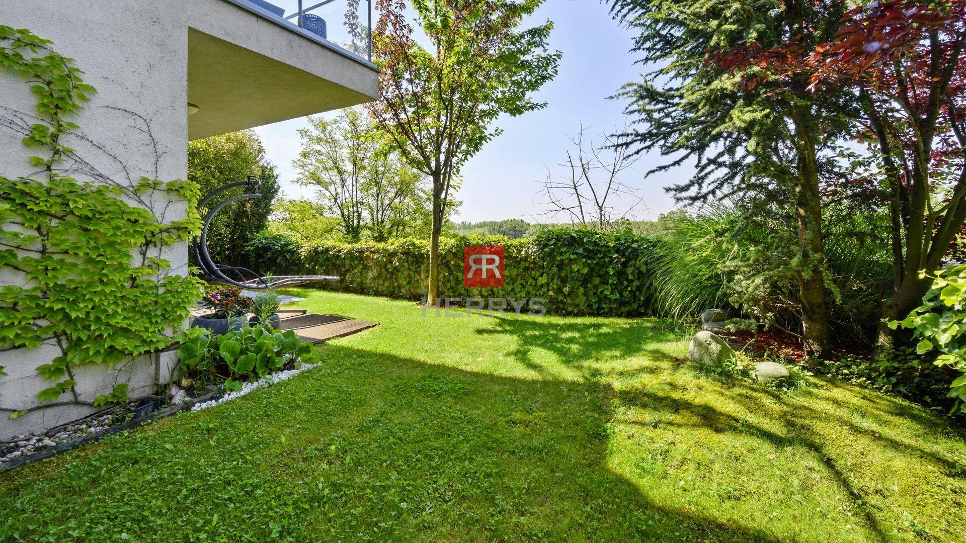 HERRYS - For rent spacious and modern flat with garden in Condominium Renaissance