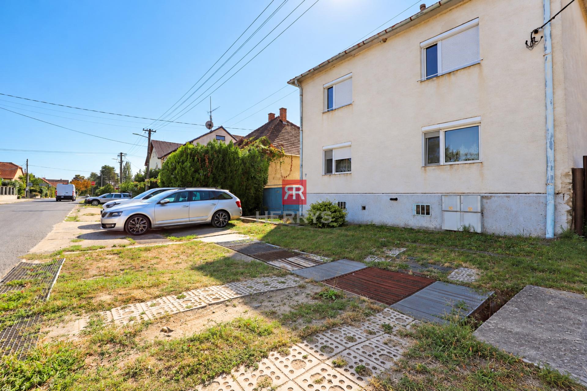 HERRYS - Na predaj priestranný 5 izbový byt s vlastnou záhradou v Stupave