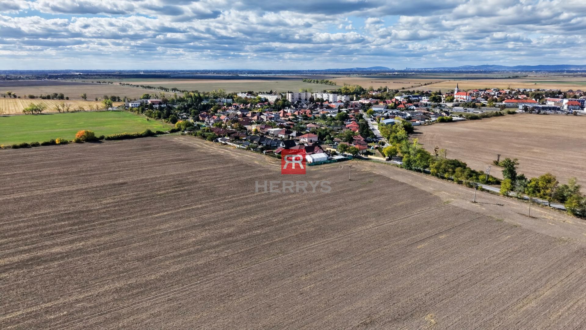 HERRYS - Exkluzívne na predaj výnimočný pozemok o výmere 15336 m2, Zlaté Klasy