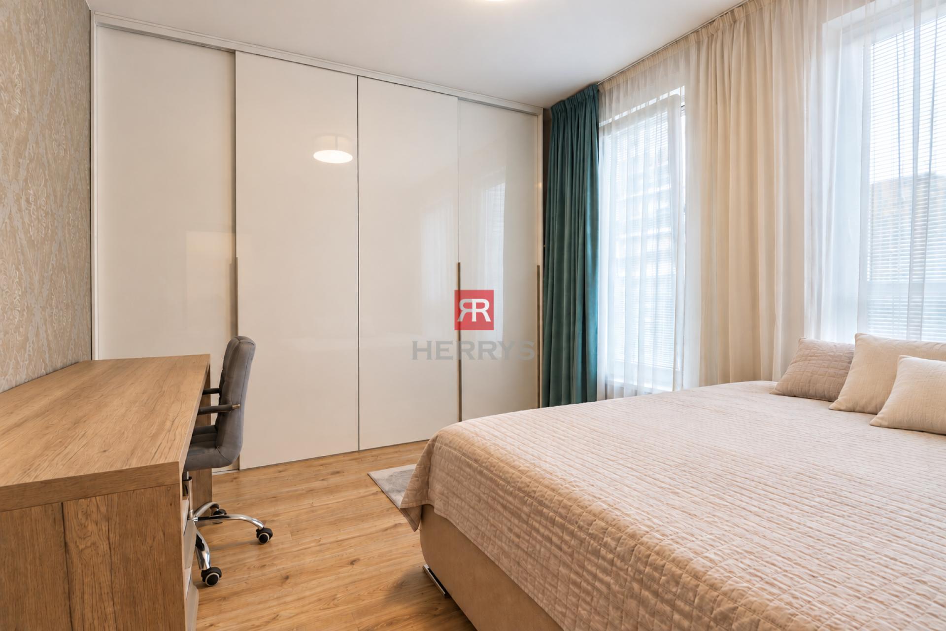 HERRYS – Spacious 2-room Apartment for Rent with Parking near forest