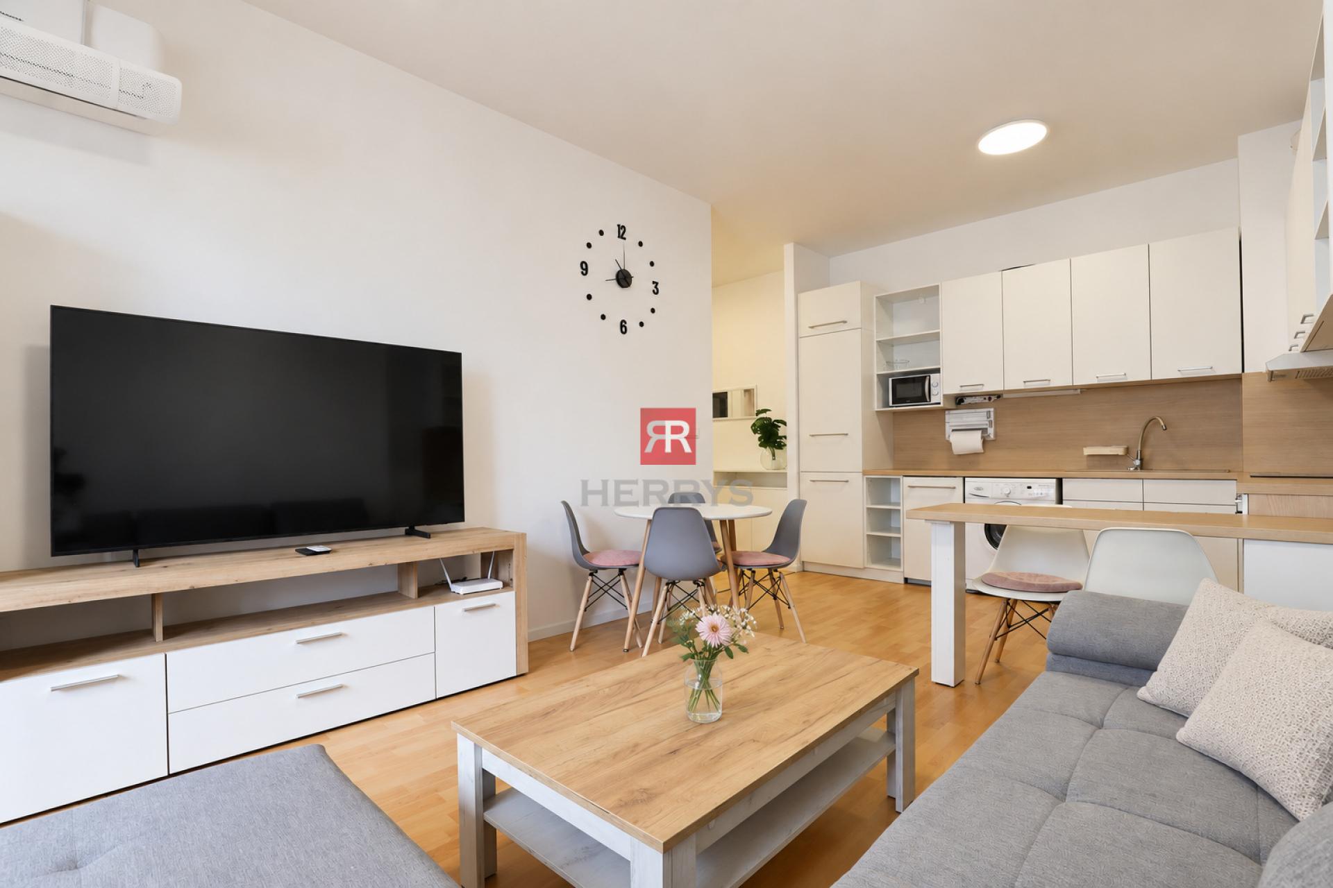 HERRYS - For rent sunny 72 m2 2-room apartment in the city center only for 13,69 €/m2 | Kesselbauer
