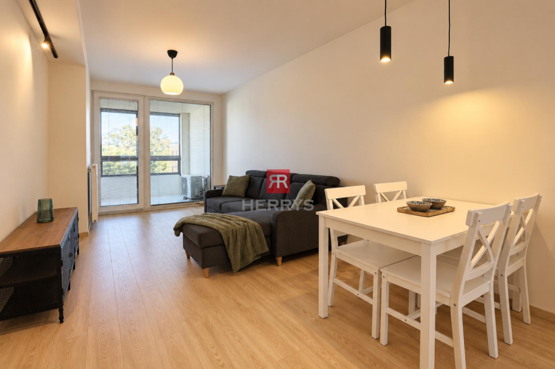 HERRYS - New 2.5-room apartment with parking, a loggia, and a home office/walk-in closet - Kutlíkova