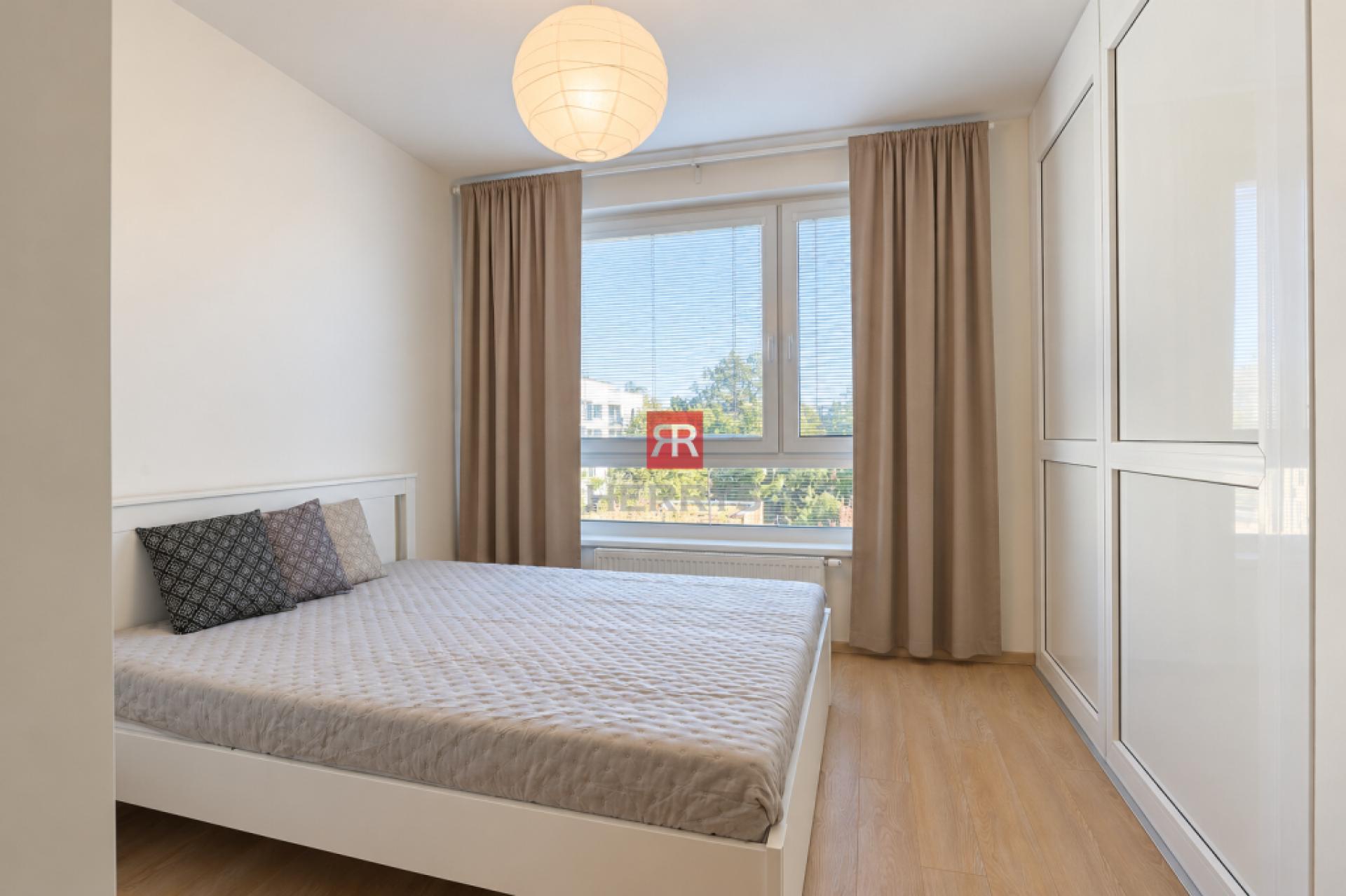 HERRYS - New 2.5-room apartment with parking, a loggia, and a home office/walk-in closet - Kutlíkova