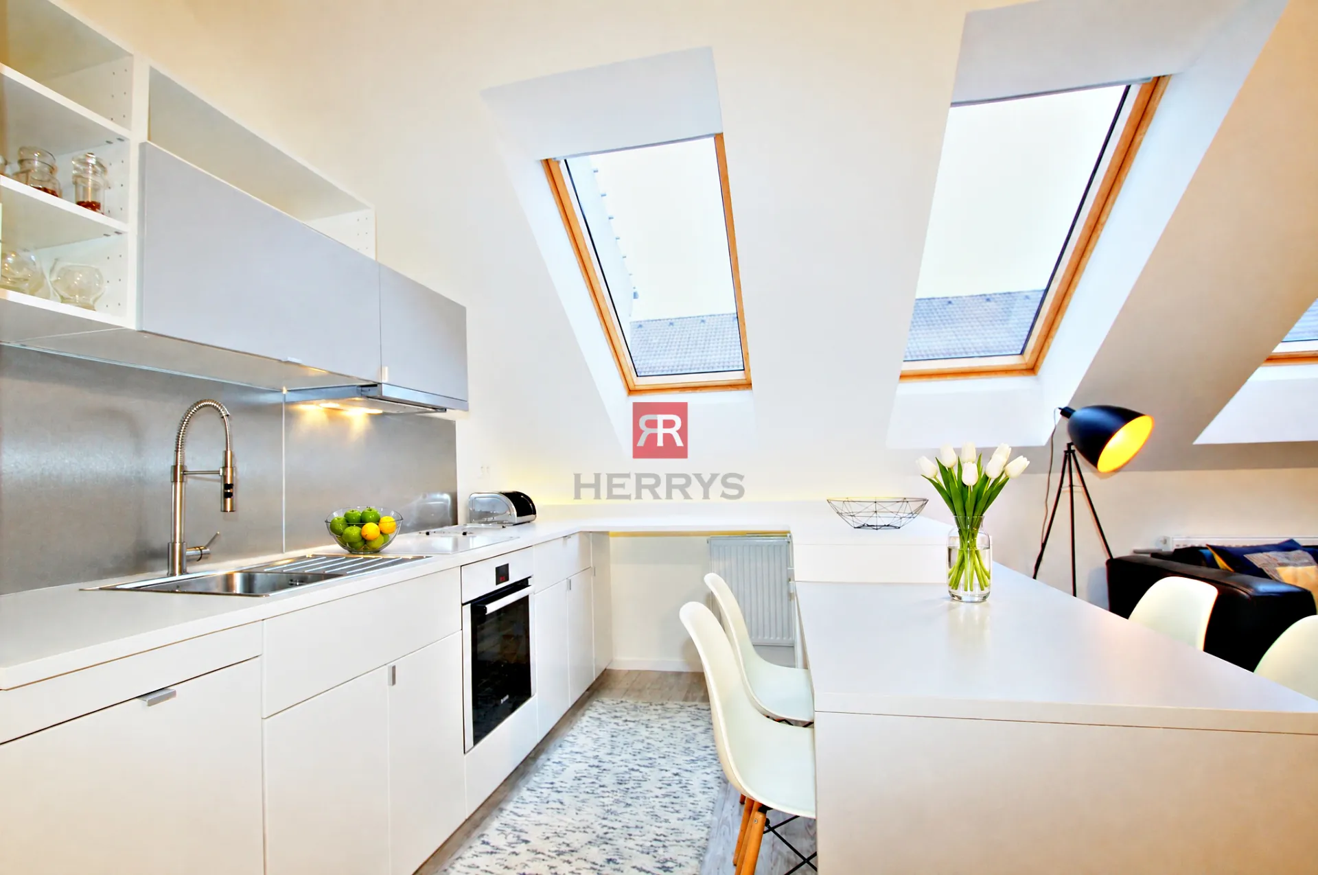 HERRYS - For rent a 2 rooms apartment in a historical building in a quiet street