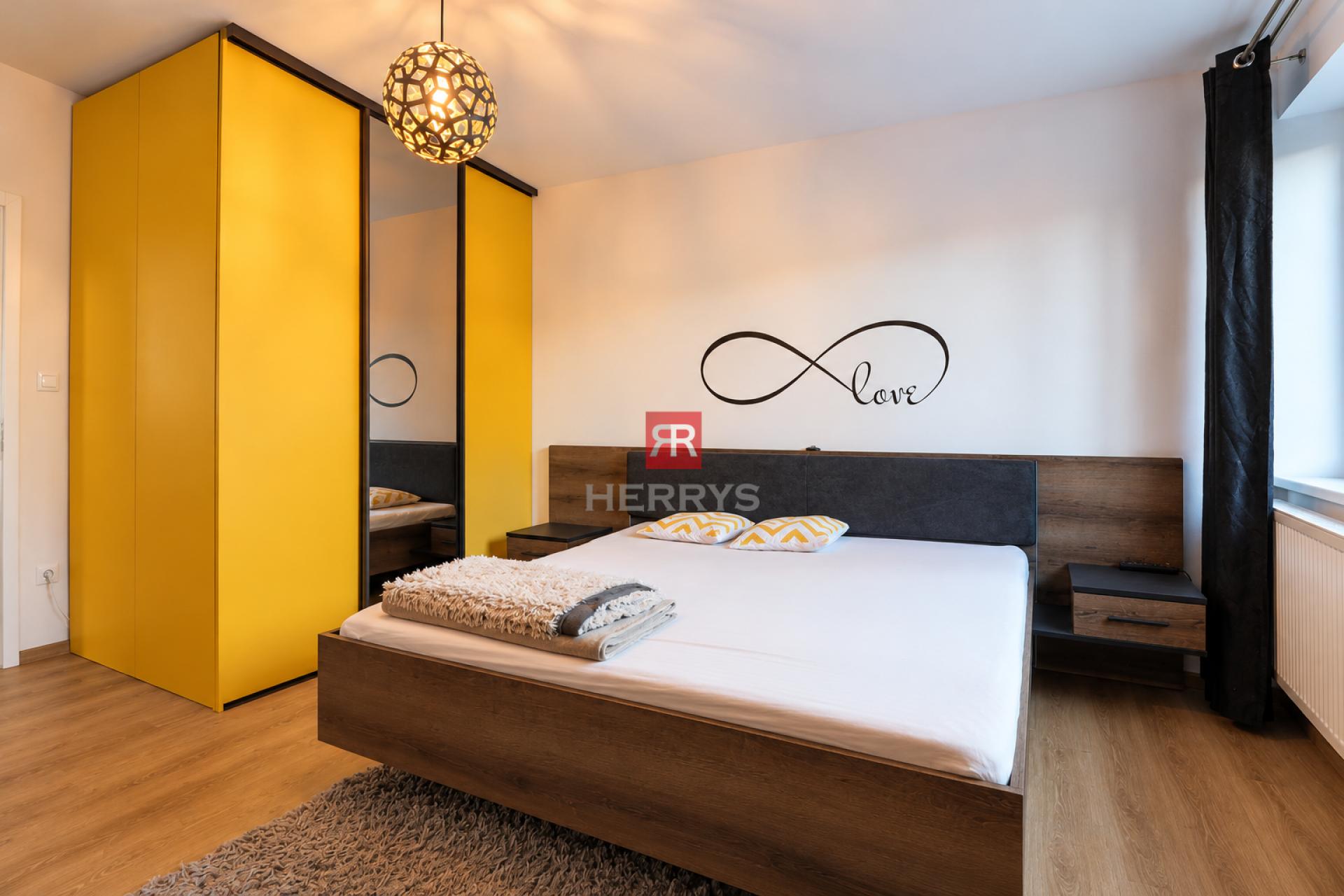HERRYS – Comfortable Living in a Spacious 2-Bedroom Apartment with parking – Pet-Friendly