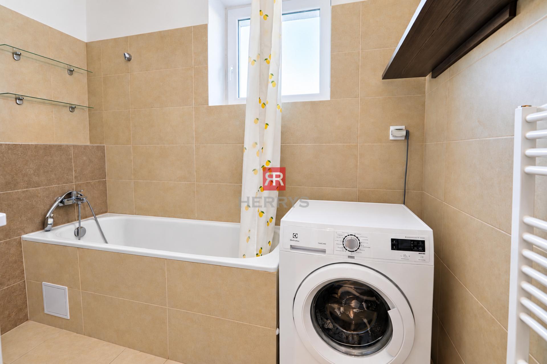 HERRYS – Comfortable Living in a Spacious 2-Bedroom Apartment with parking – Pet-Friendly