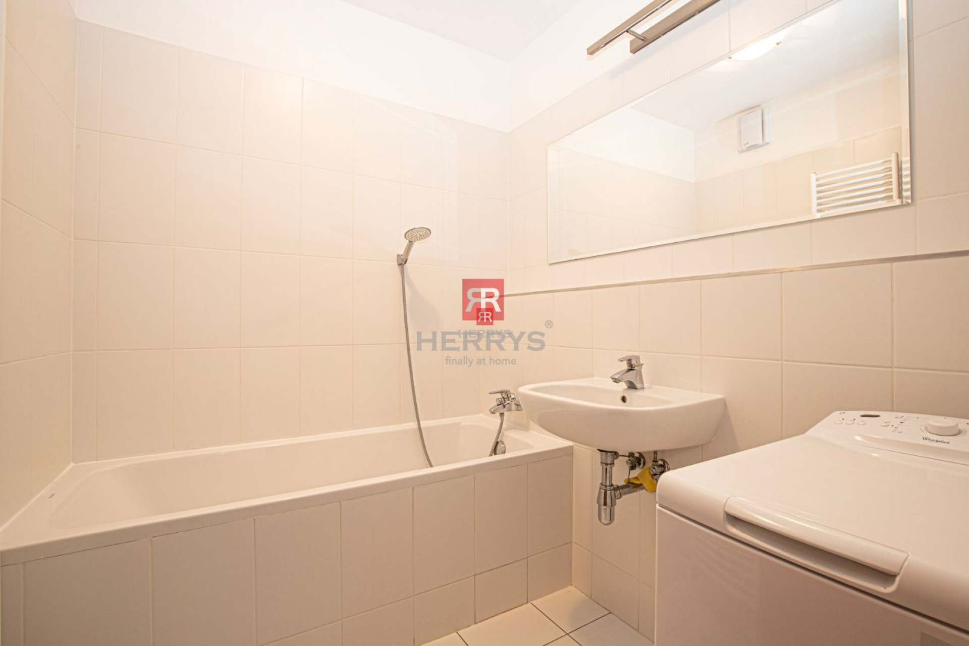 HERRYS - For rent 2 room apartment in project III Towers close to shopping mall Vivo and Kuchajda