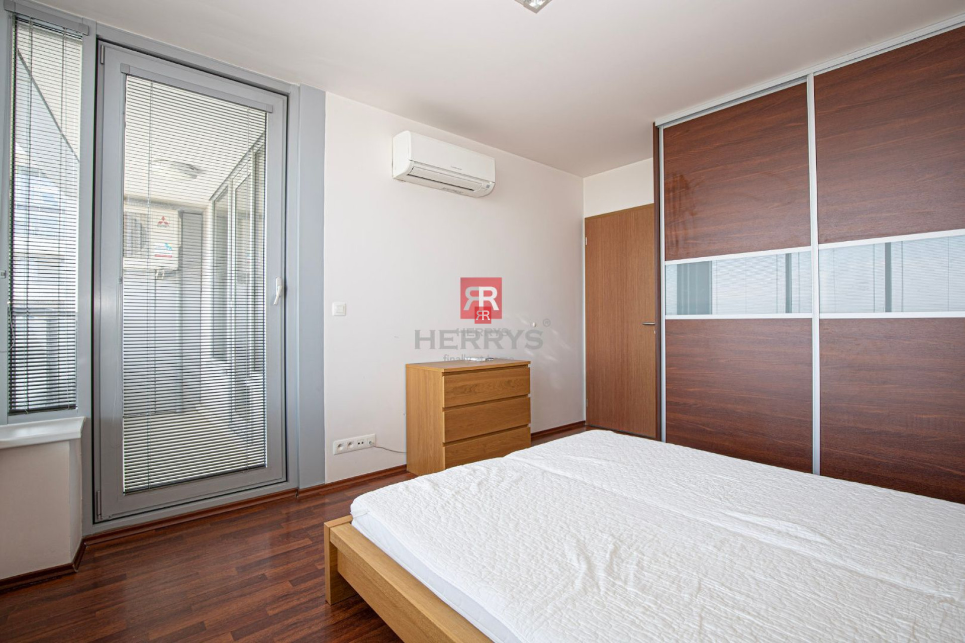 HERRYS - For rent 2 room apartment in project III Towers close to shopping mall Vivo and Kuchajda