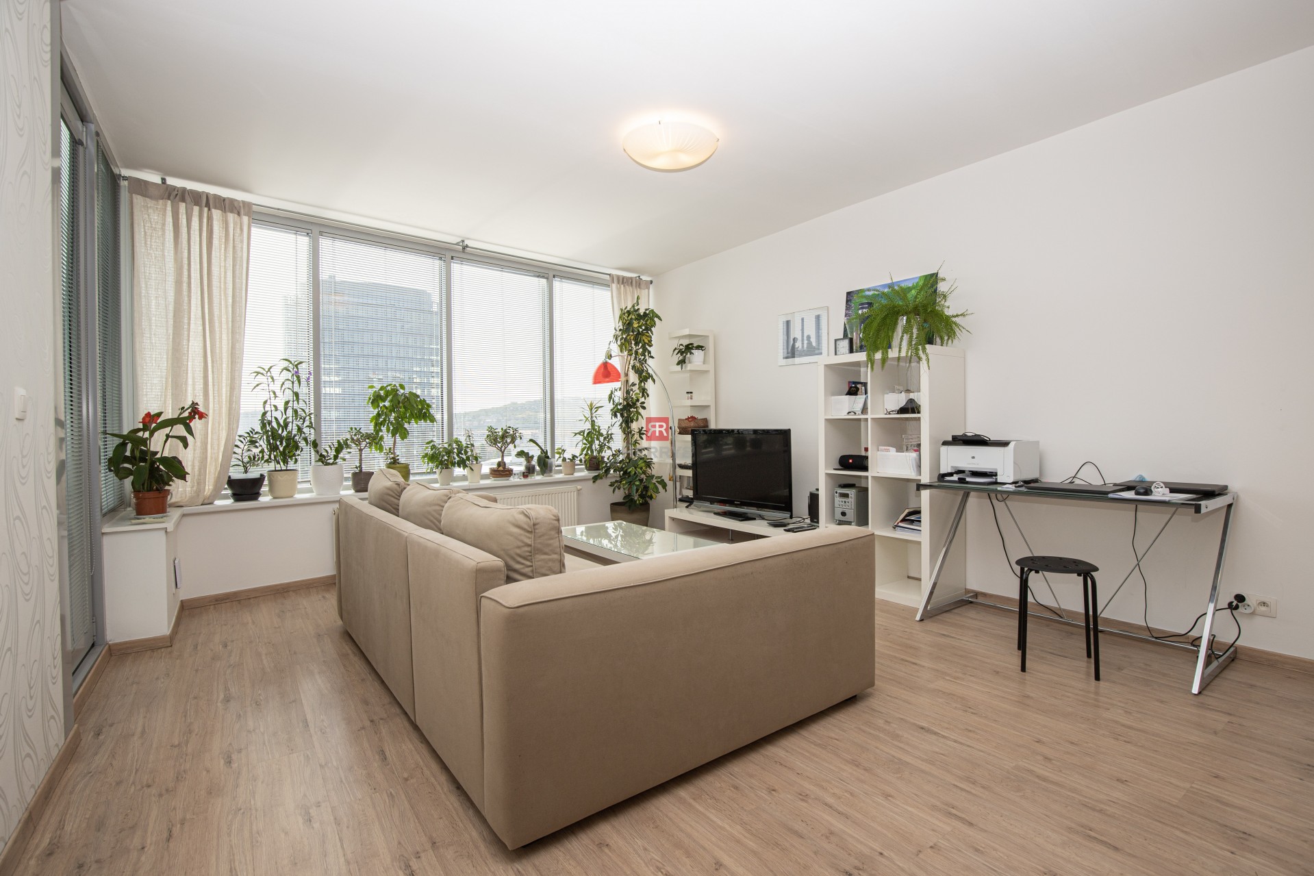 HERRYS - For rent spacious 2 room flat with garage parking place in project III Towers