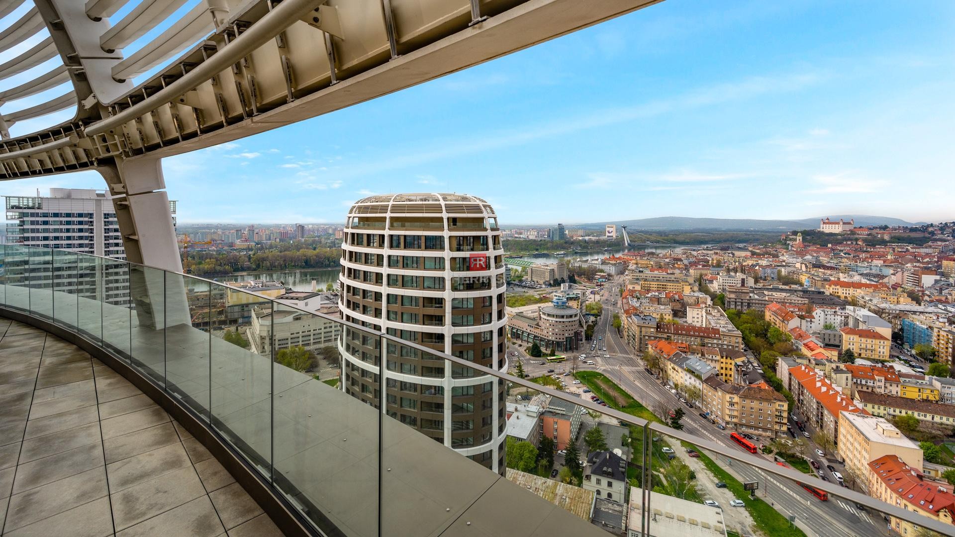 HERRYS - Na prenájom 2 izbový byt v projekte SKYPARK s parkingom