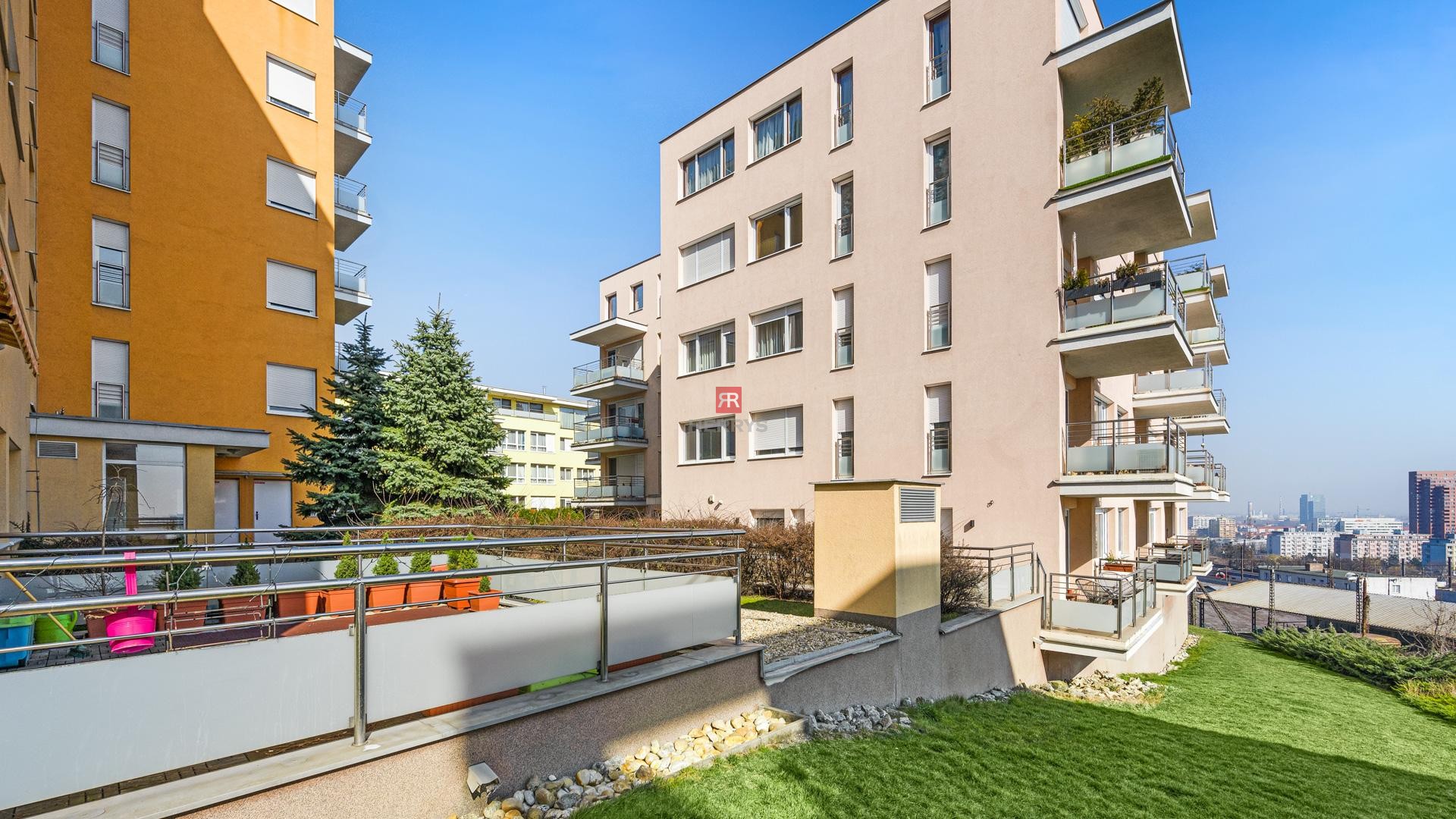 FOR RENT – spacious flat 85&nbsp;m2 with parking space, Tupeho street