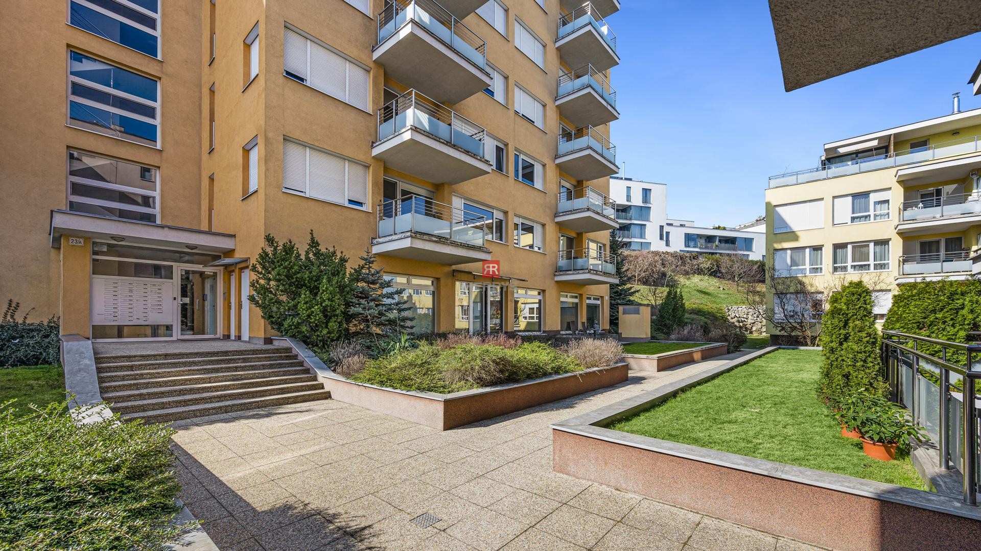 FOR RENT – spacious flat 85&nbsp;m2 with parking space, Tupeho street