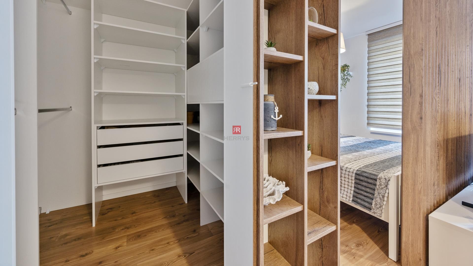 HERRYS - Na prenájom zariadený 1,5-izbový byt s parkovacím miestom v Slnečniciach - zóne Mesto