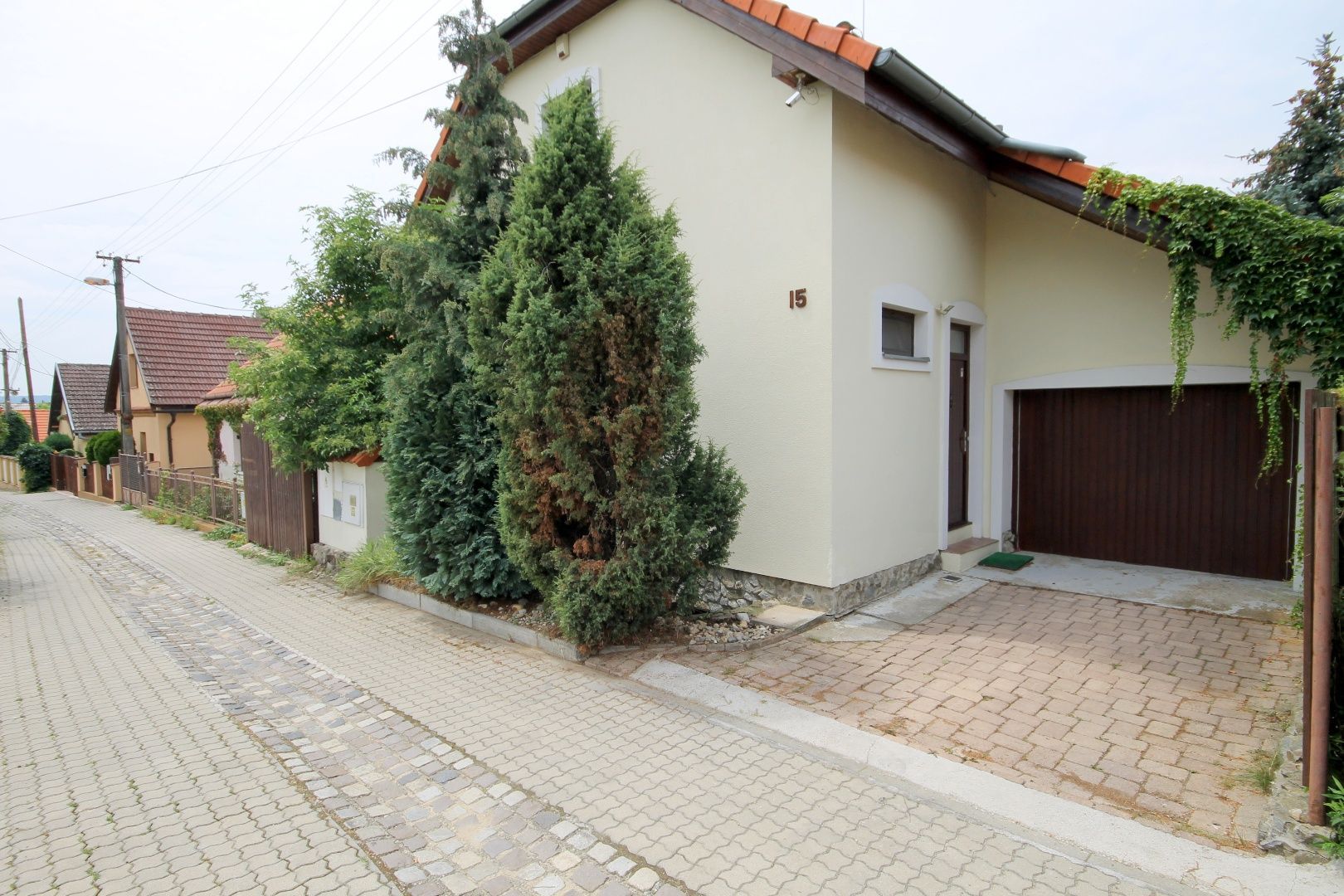 HERRYS - Na prenájom - klimatizovaný 4 izbový RD v Záhorskej Bystrici, veľmi tichá oblasť
